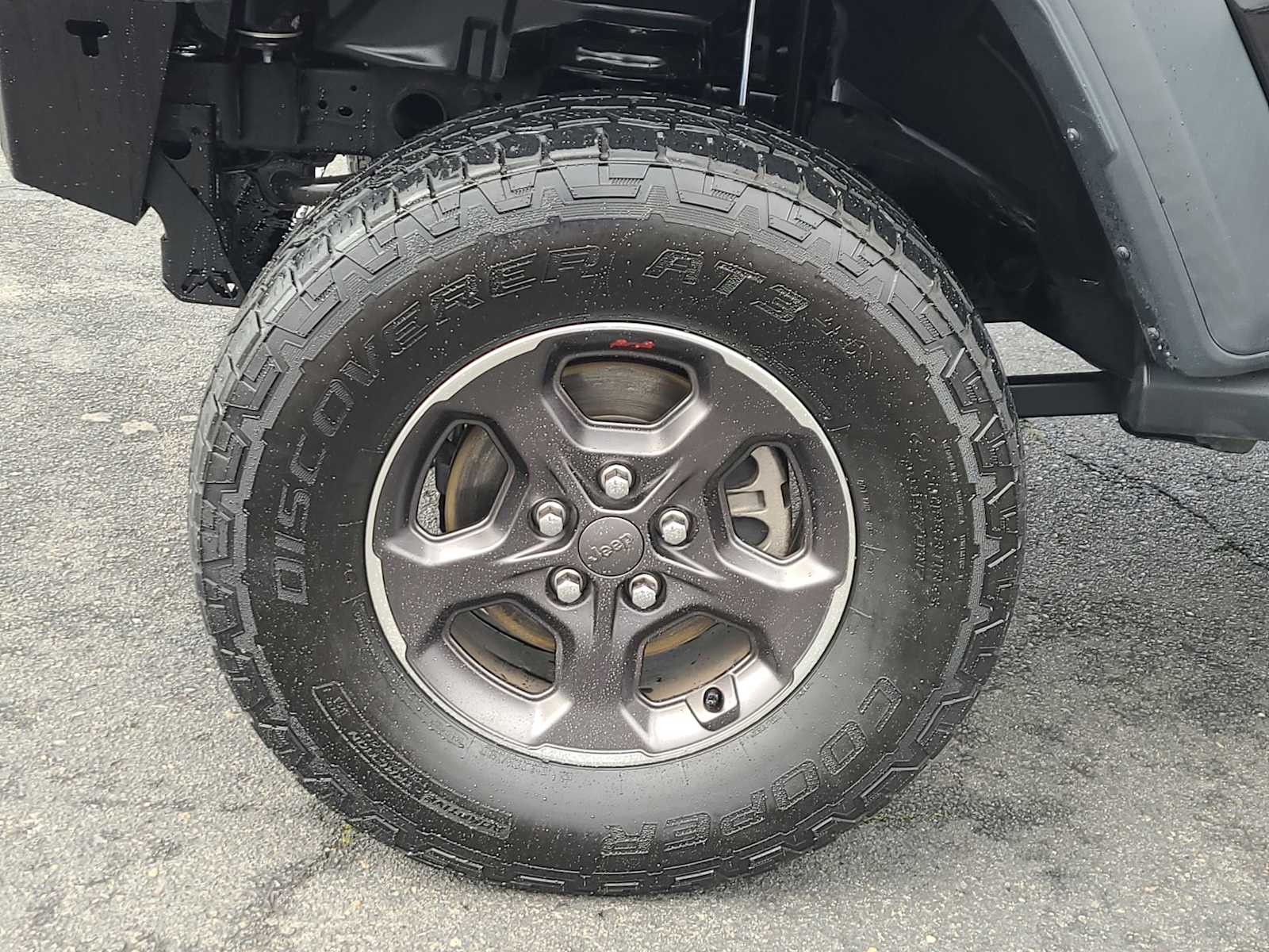 Thumbnail: 2020 Jeep Gladiator - 16