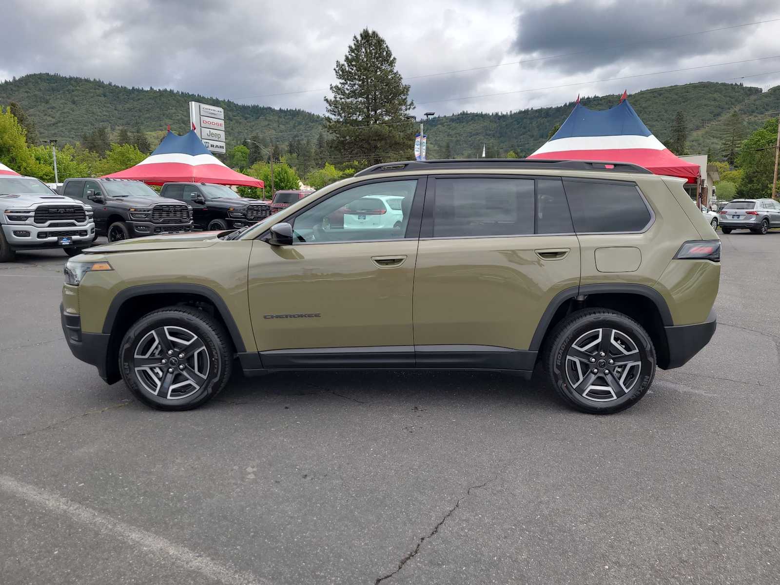 Thumbnail: 2026 Jeep Cherokee - 11