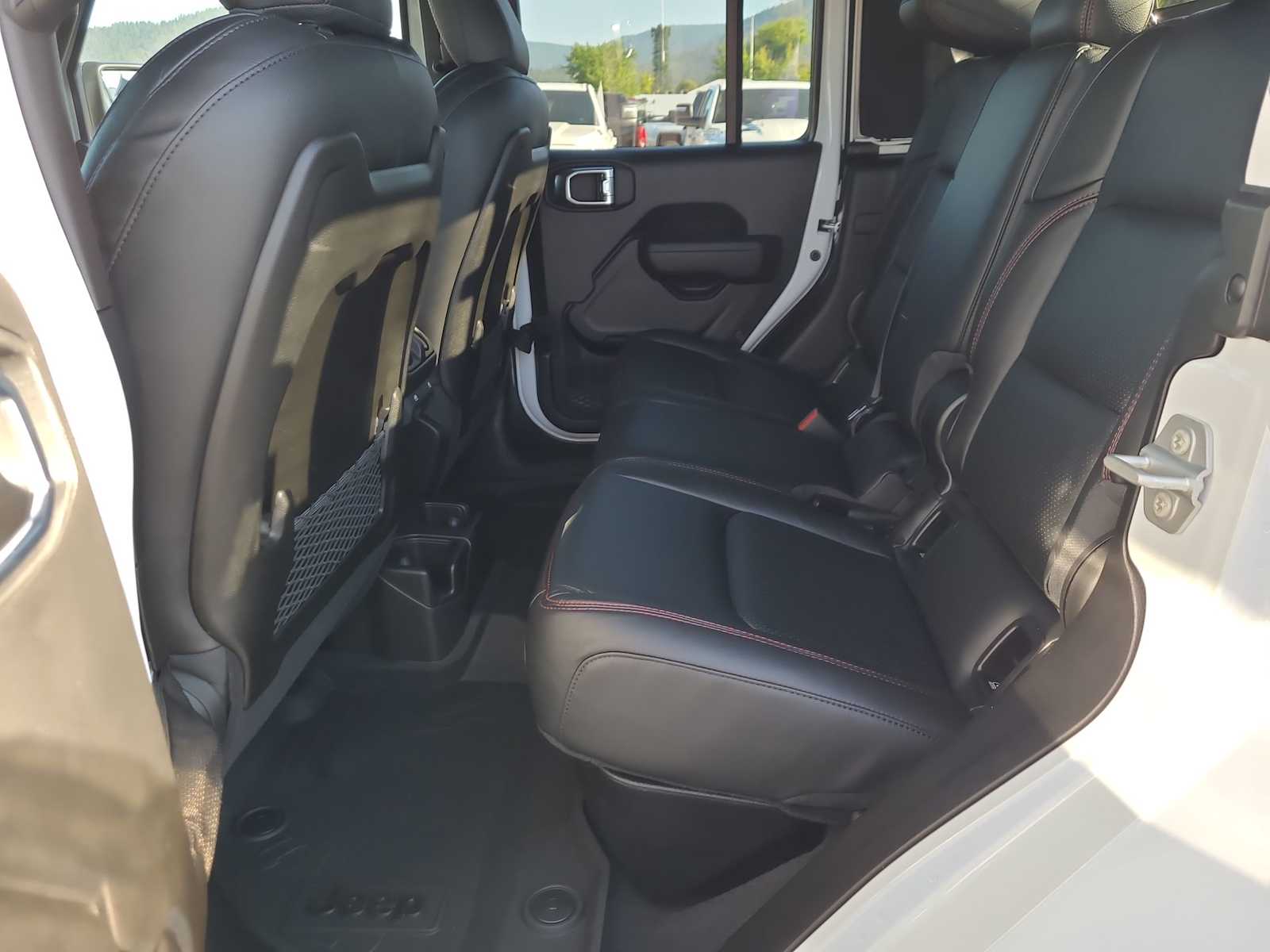 Thumbnail: 2025 Jeep Gladiator - 21