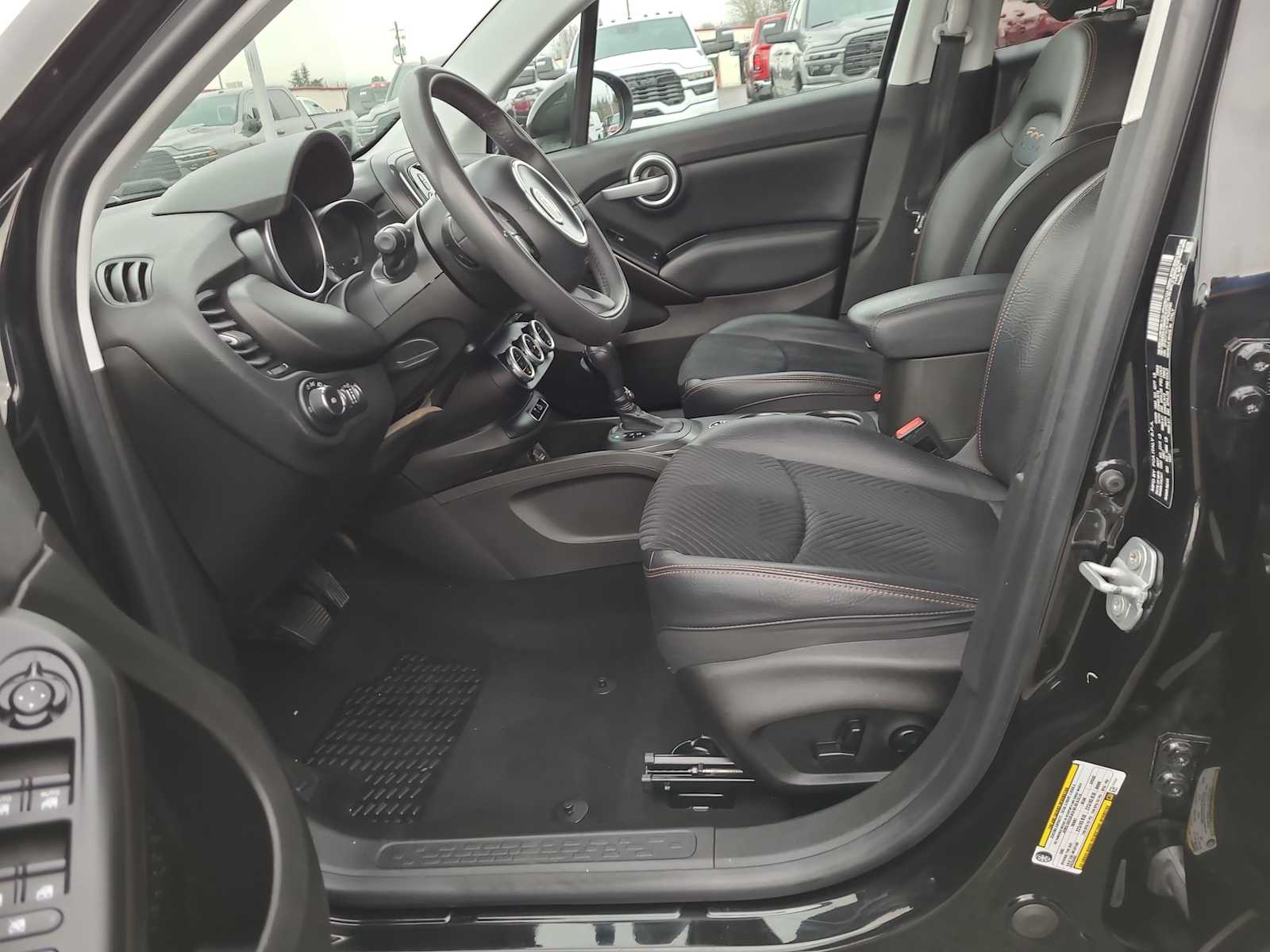 Thumbnail: 2017 Fiat 500X - 19