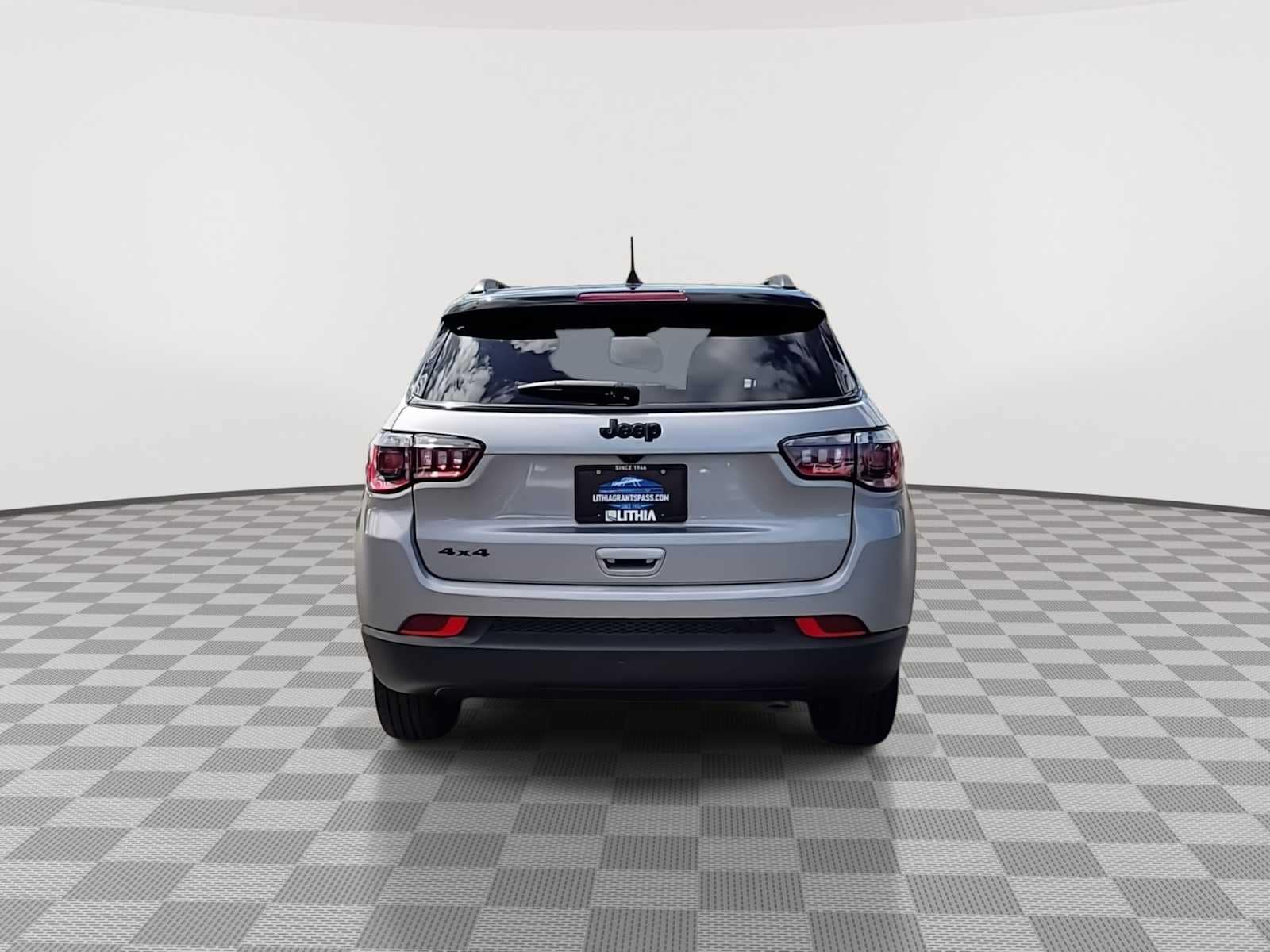 Thumbnail: 2023 Jeep Compass - 7