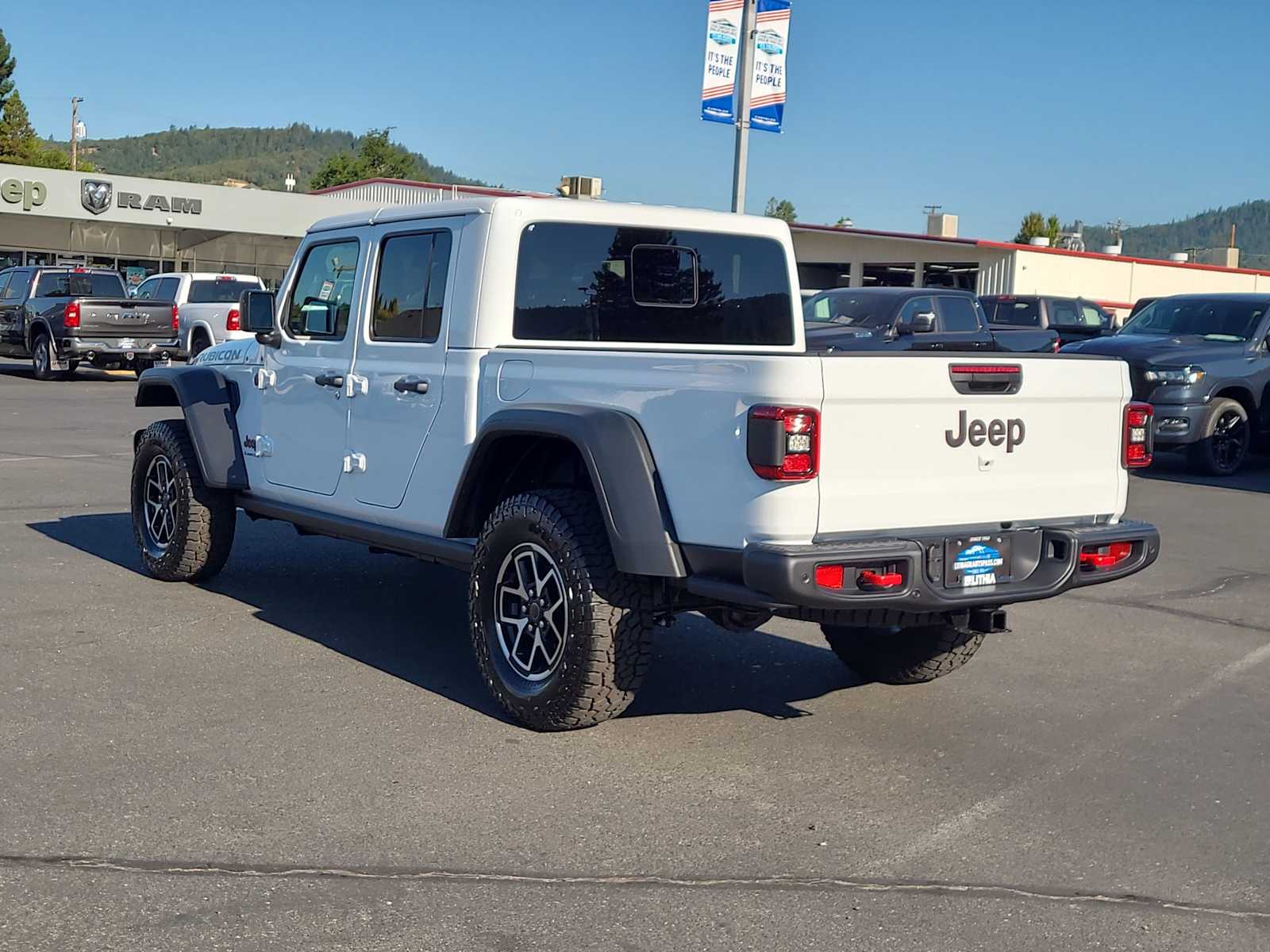 Thumbnail: 2025 Jeep Gladiator - 12