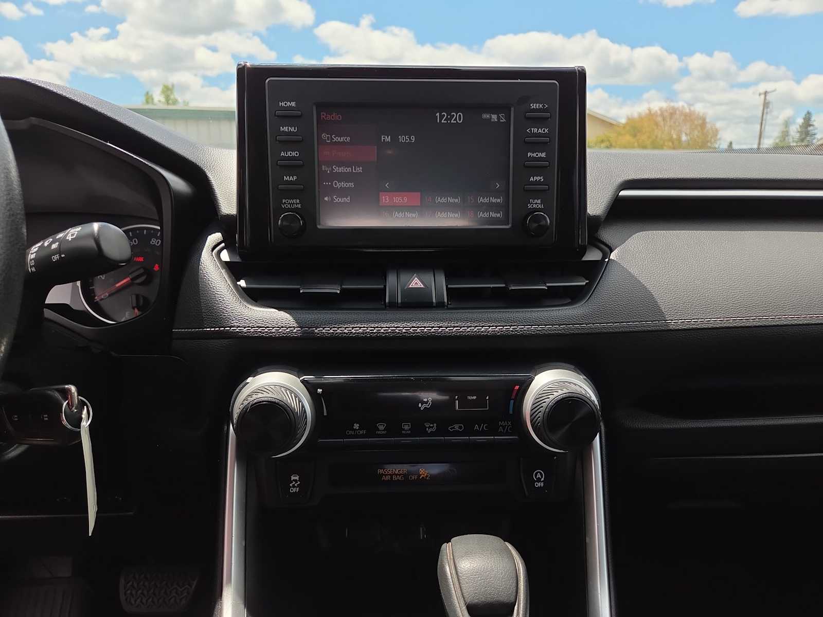 Thumbnail: 2019 Toyota RAV4 - 24