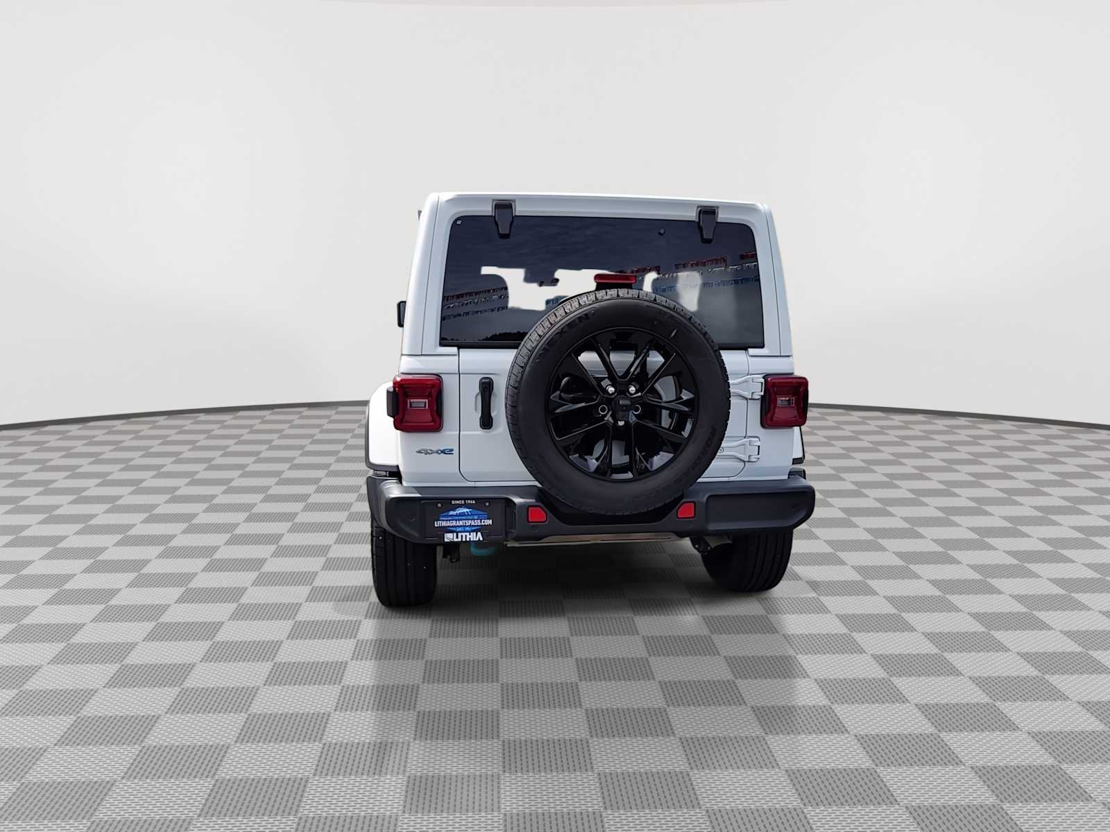 2024 Jeep Wrangler Sahara 7