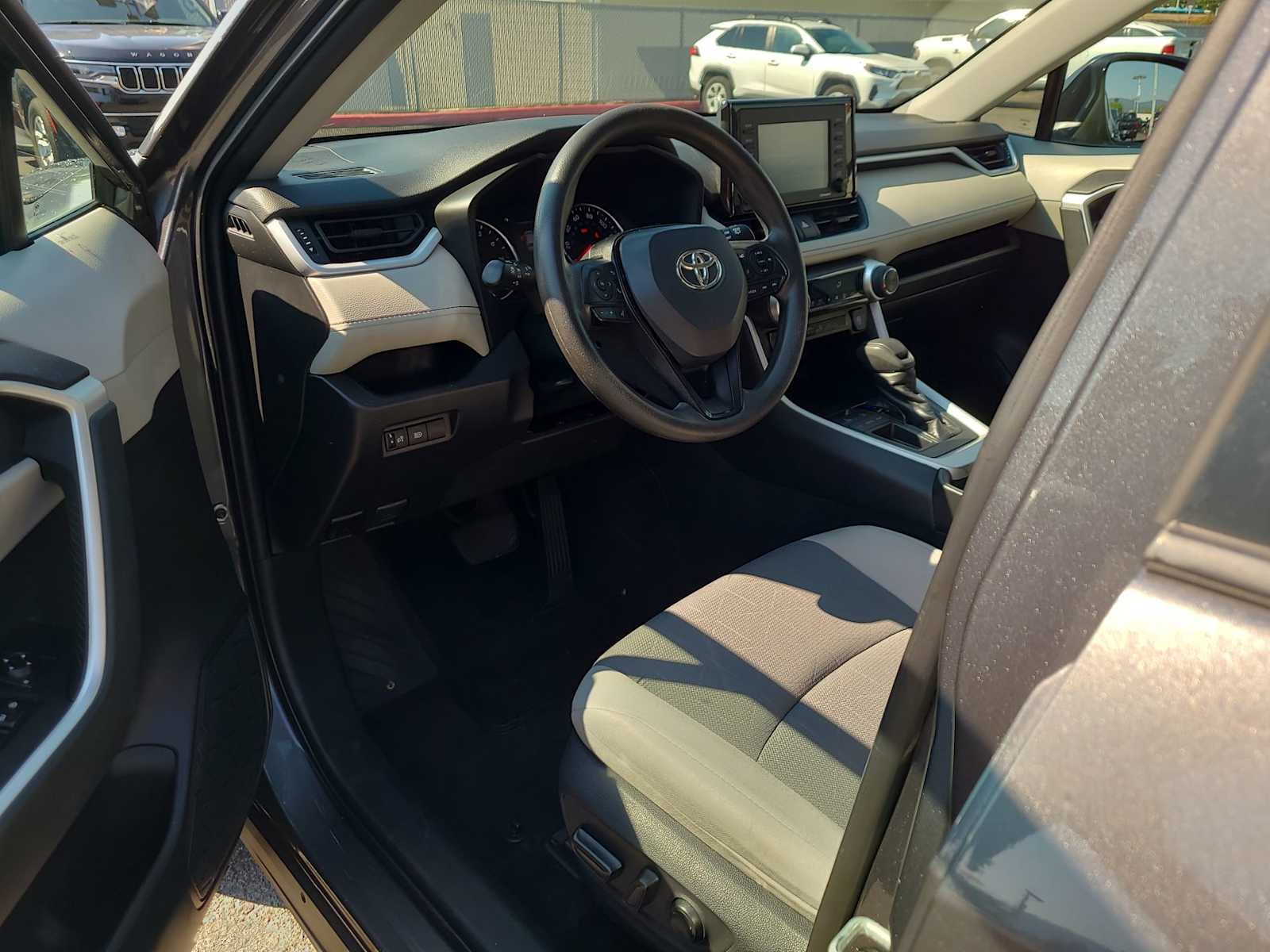 Thumbnail: 2021 Toyota RAV4 - 10