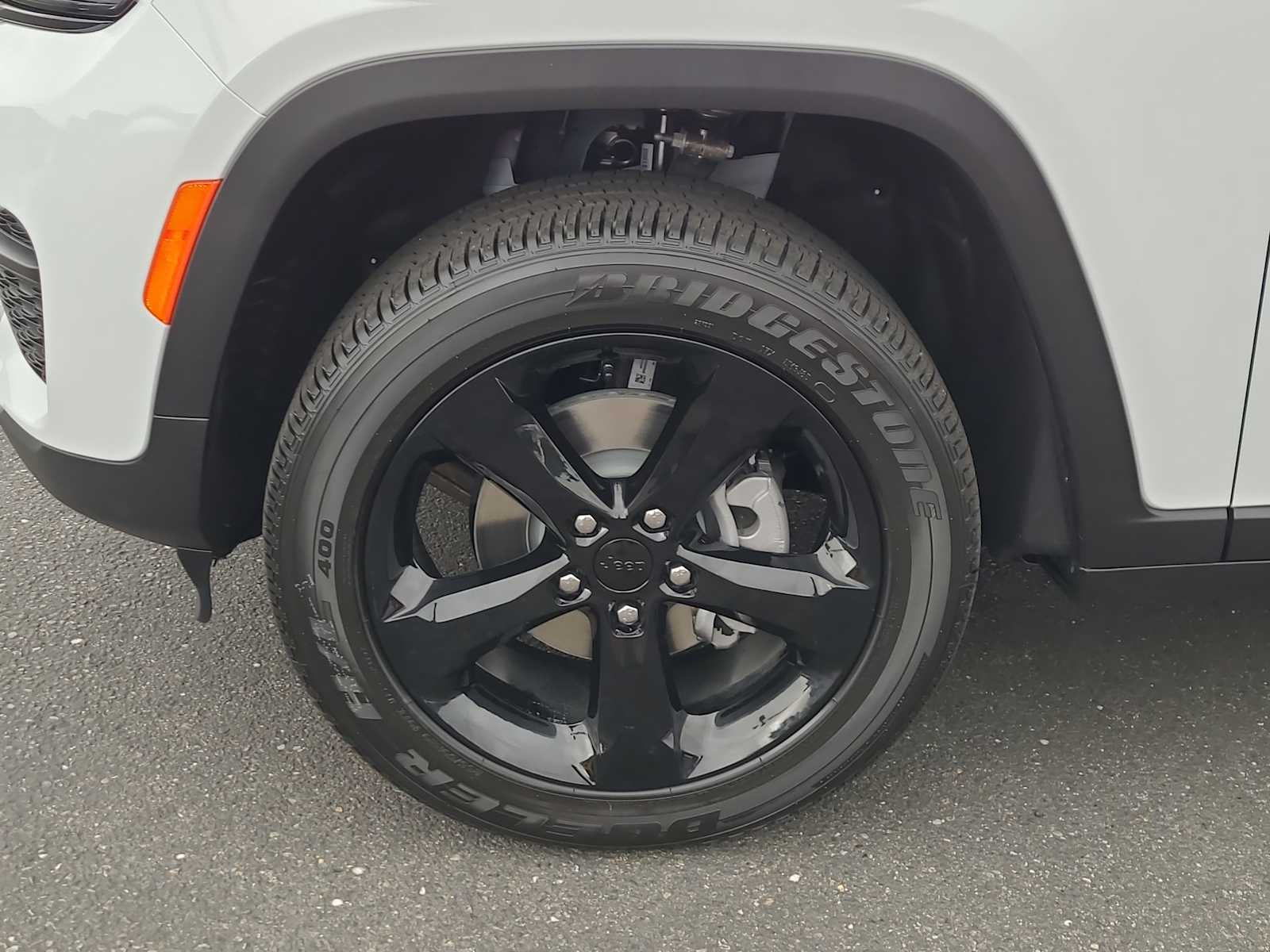 Thumbnail: 2025 Jeep Grand Cherokee - 16