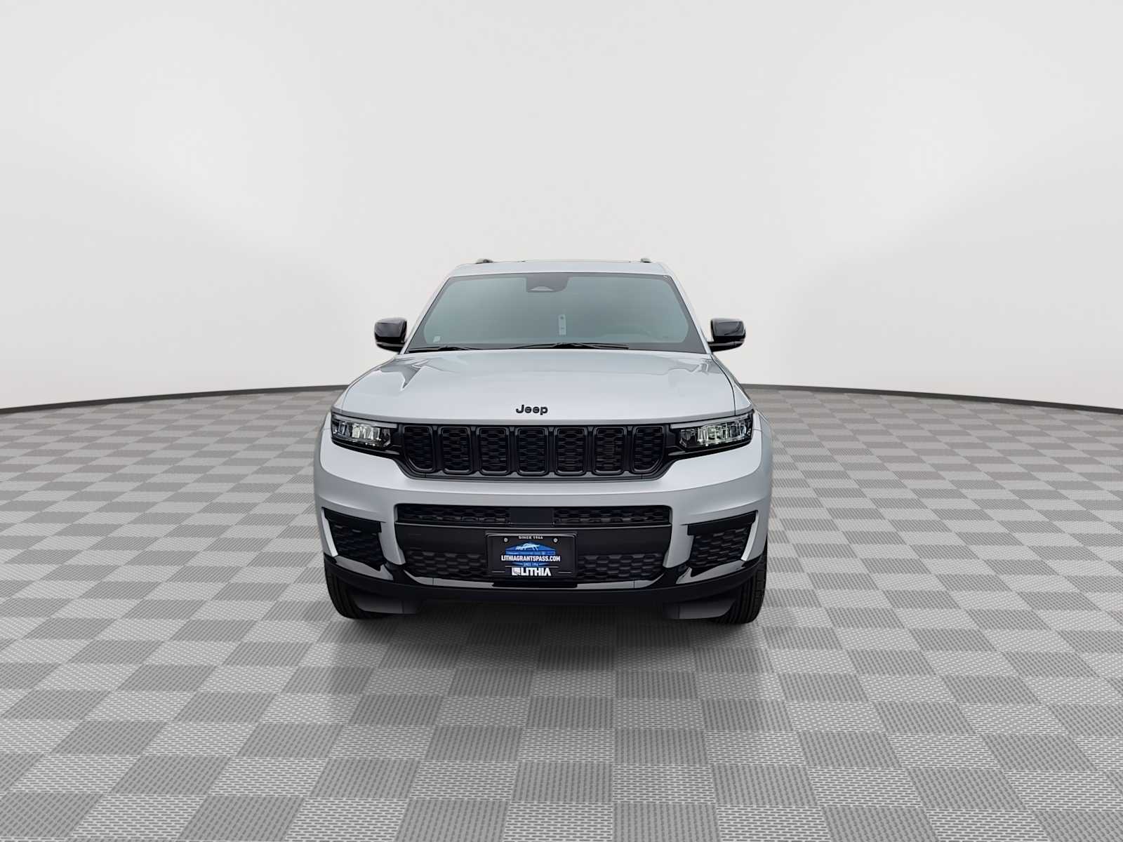 Thumbnail: 2025 Jeep Grand Cherokee - 3