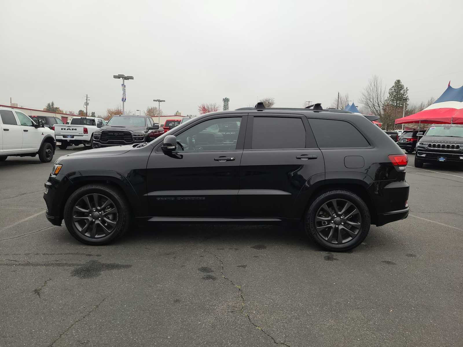 Thumbnail: 2018 Jeep Grand Cherokee - 11