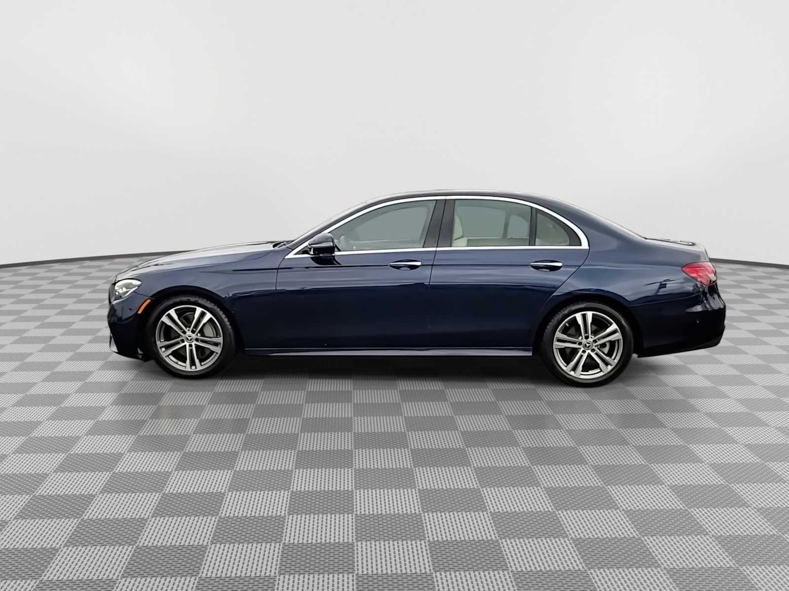 Thumbnail: 2021 Mercedes-Benz E-Class - 5
