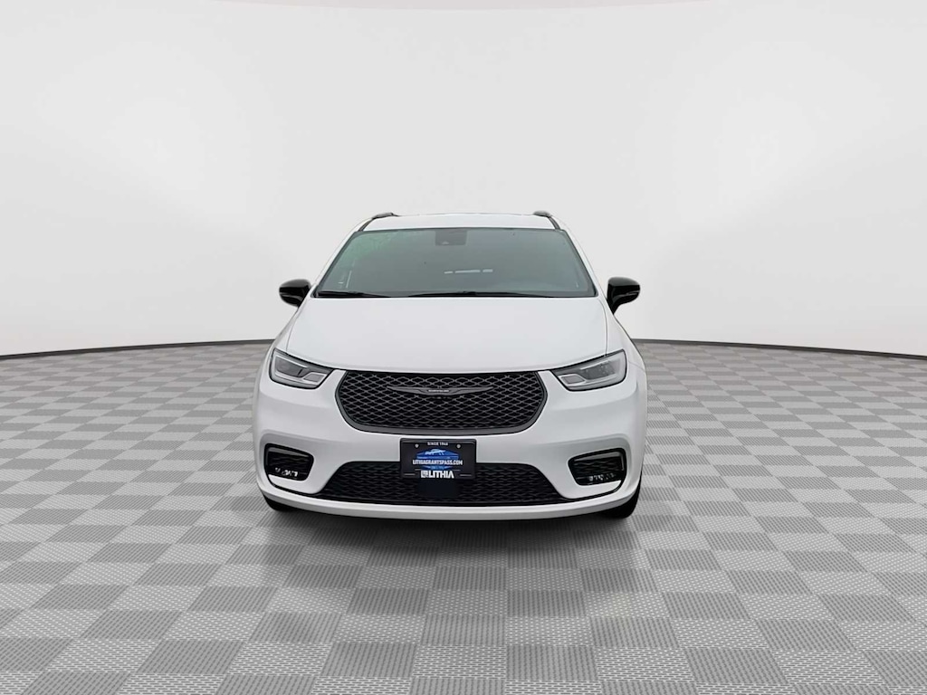 New 2026 Chrysler Pacifica SELECT AWD Passenger Van