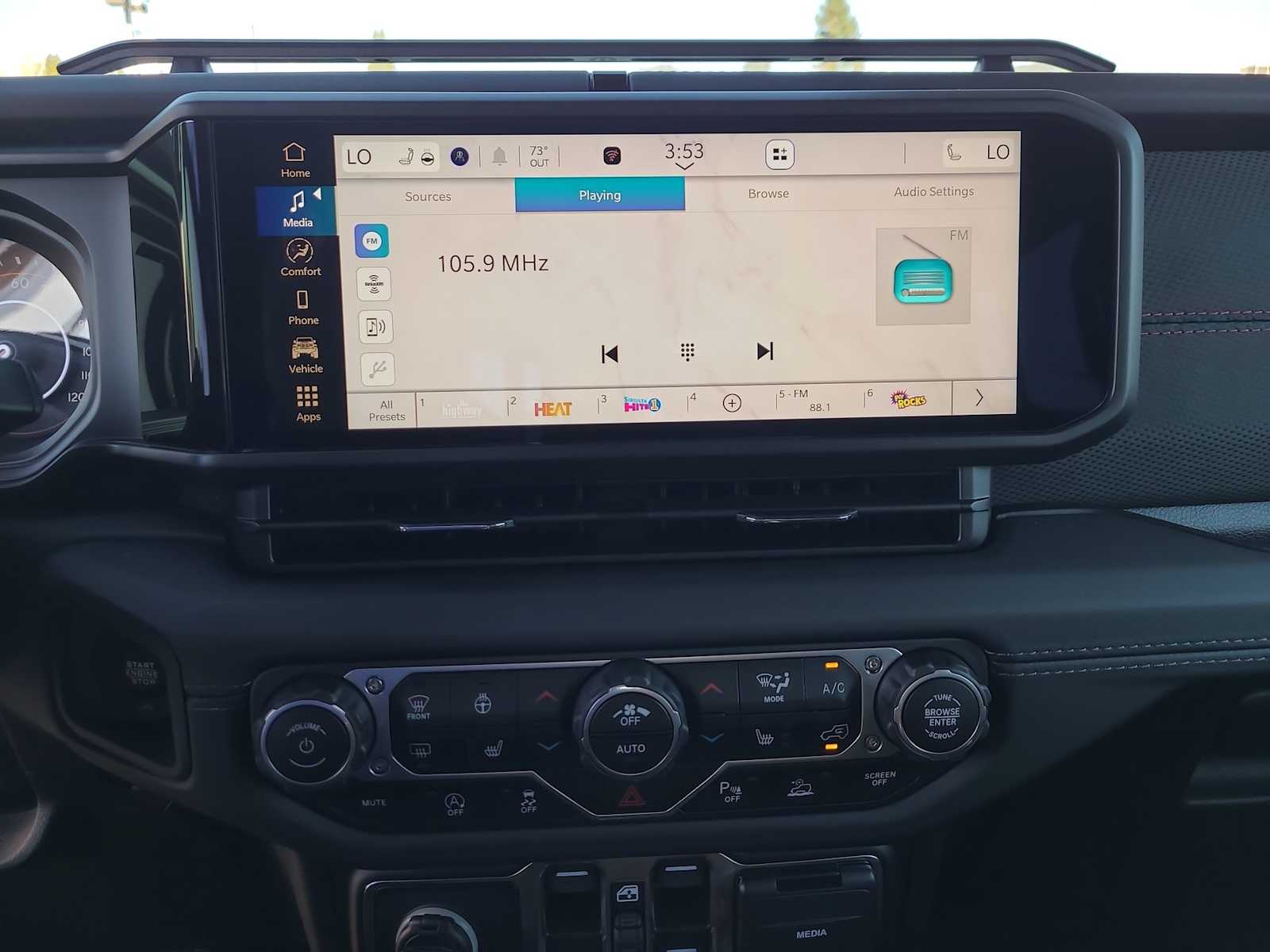 Thumbnail: 2025 Jeep Gladiator - 24