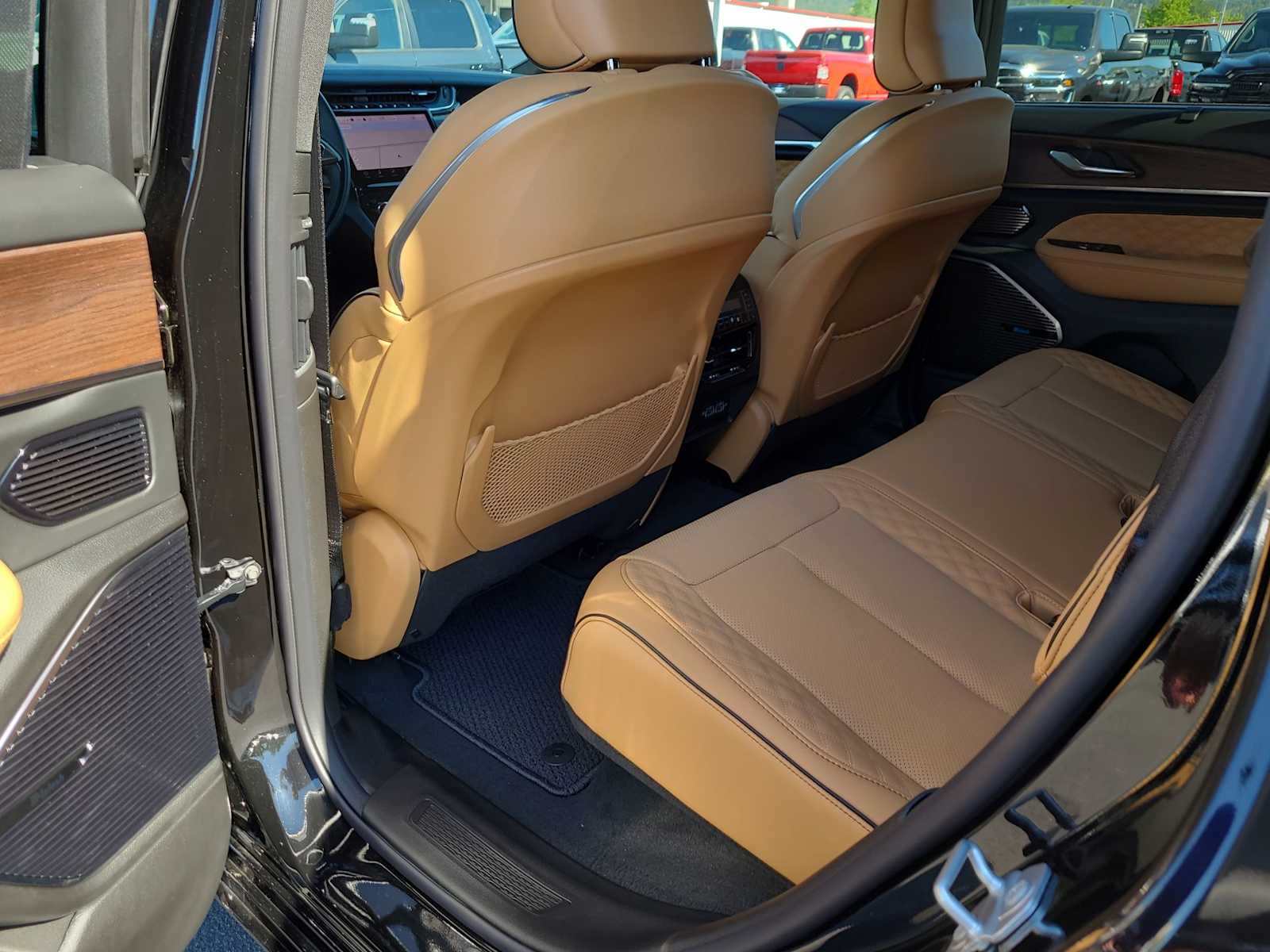 Thumbnail: 2025 Jeep Grand Cherokee - 20