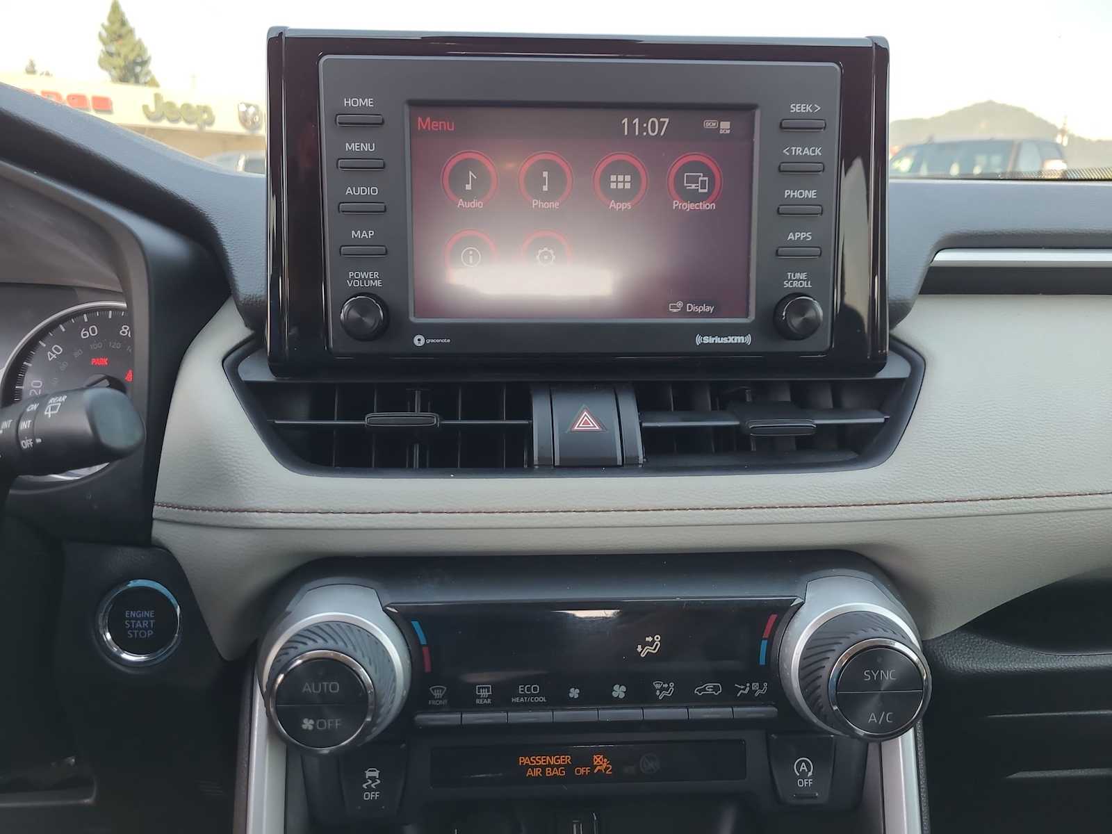 Thumbnail: 2021 Toyota RAV4 - 24