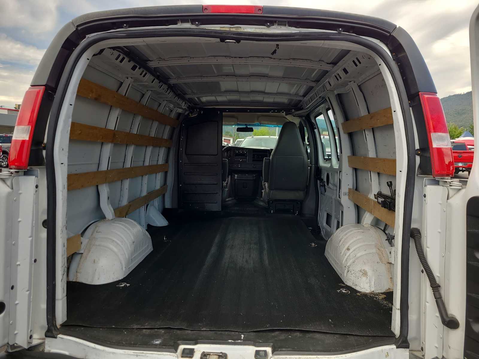 Thumbnail: 2018 Chevrolet Express - 27