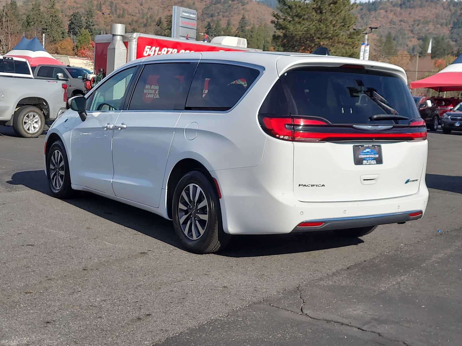 Thumbnail: 2023 Chrysler Pacifica - 12