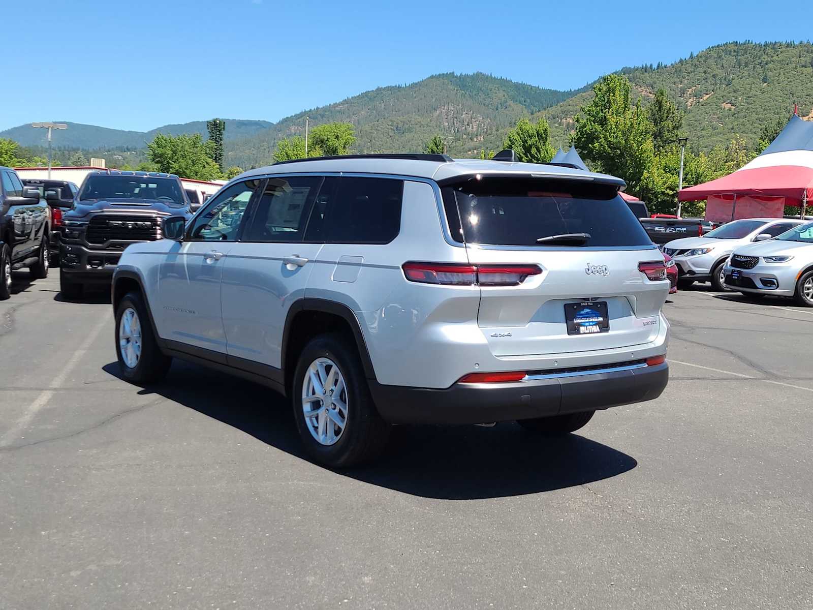 Thumbnail: 2025 Jeep Grand Cherokee - 12