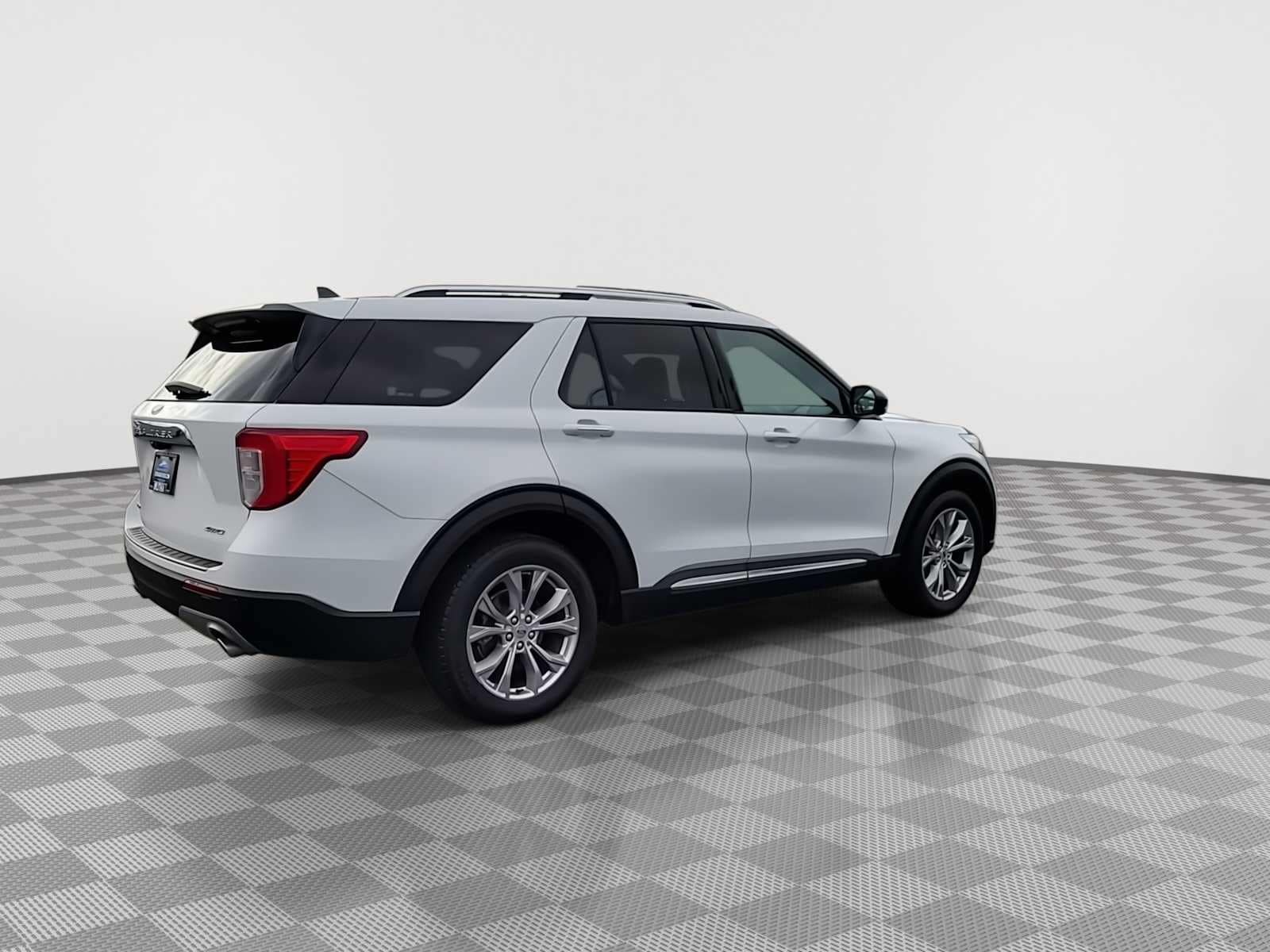 Thumbnail: 2022 Ford Explorer - 8