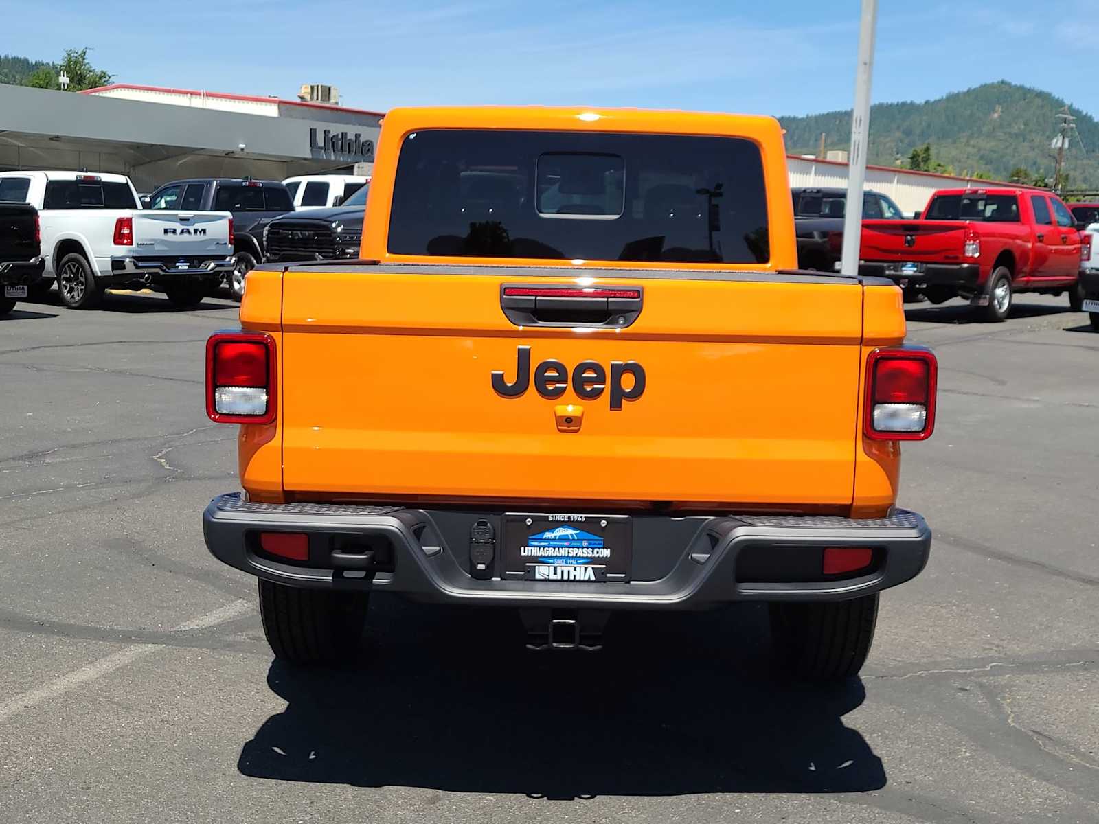 Thumbnail: 2025 Jeep Gladiator - 13