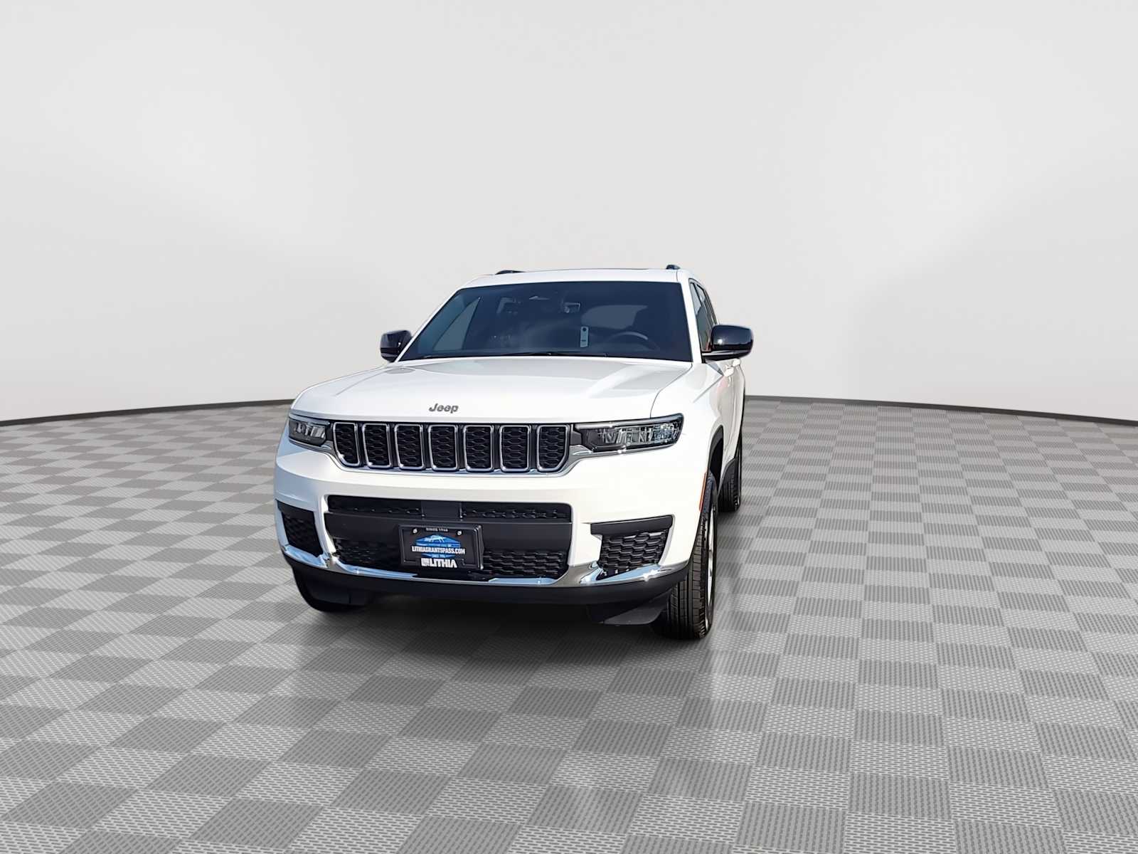 Thumbnail: 2025 Jeep Grand Cherokee - 3