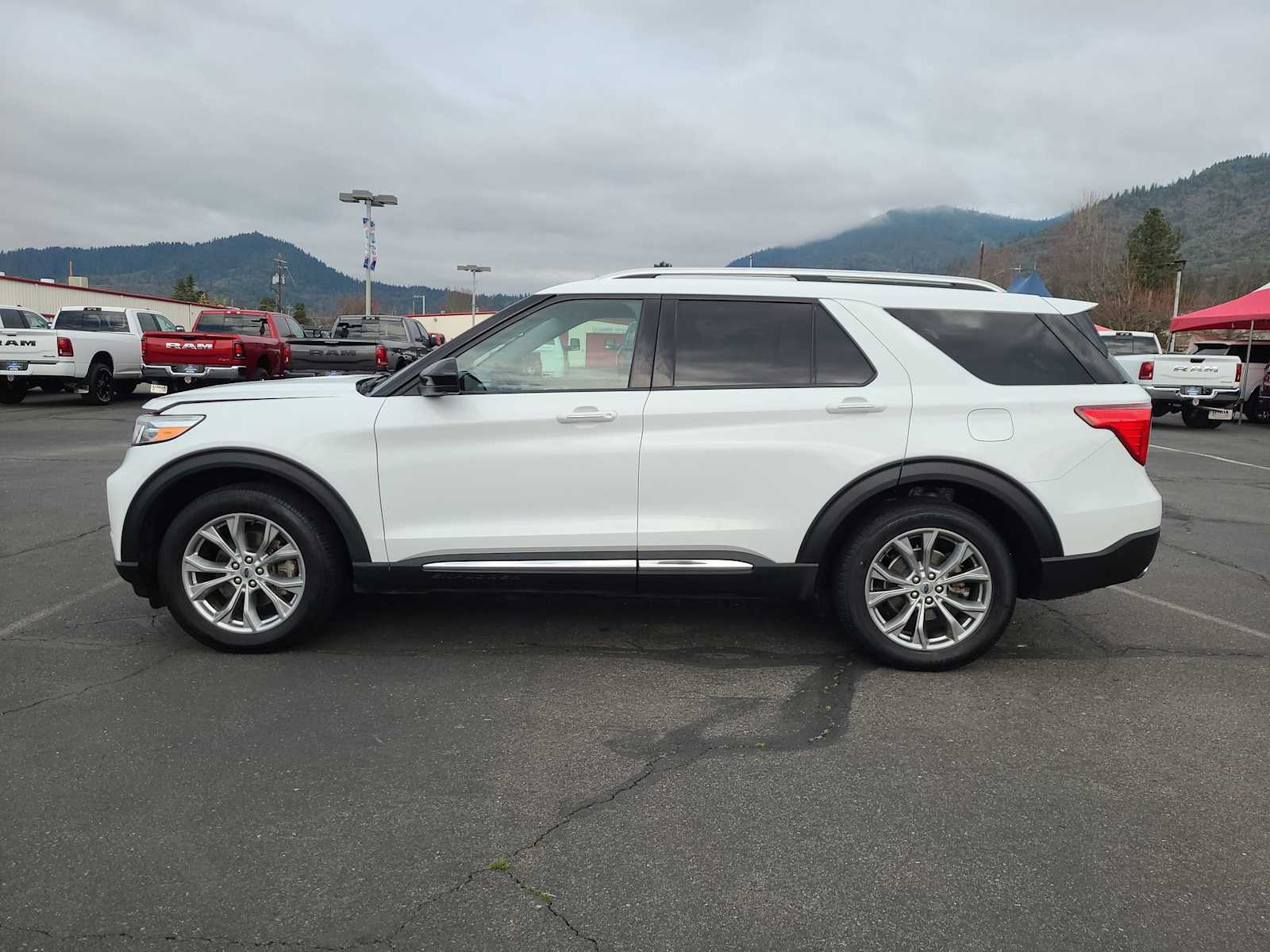 Thumbnail: 2022 Ford Explorer - 11