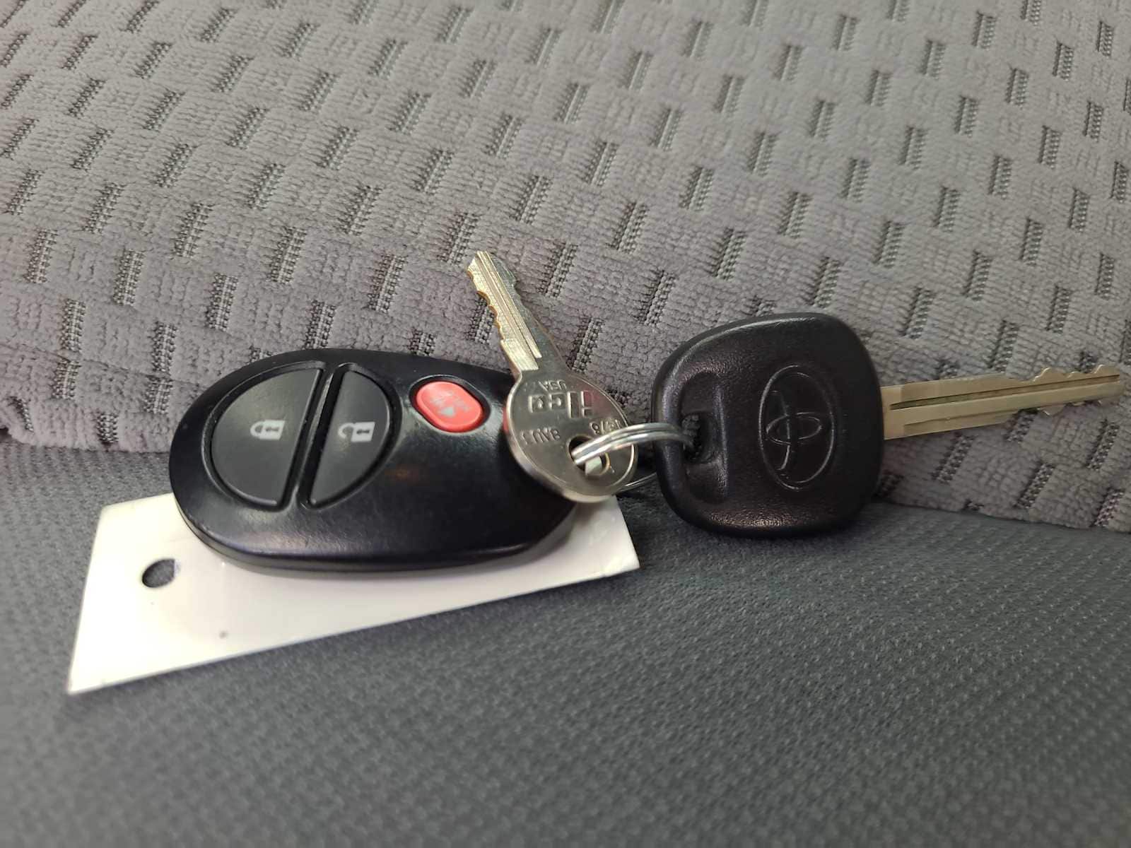 Thumbnail: 2012 Toyota Tundra - 28