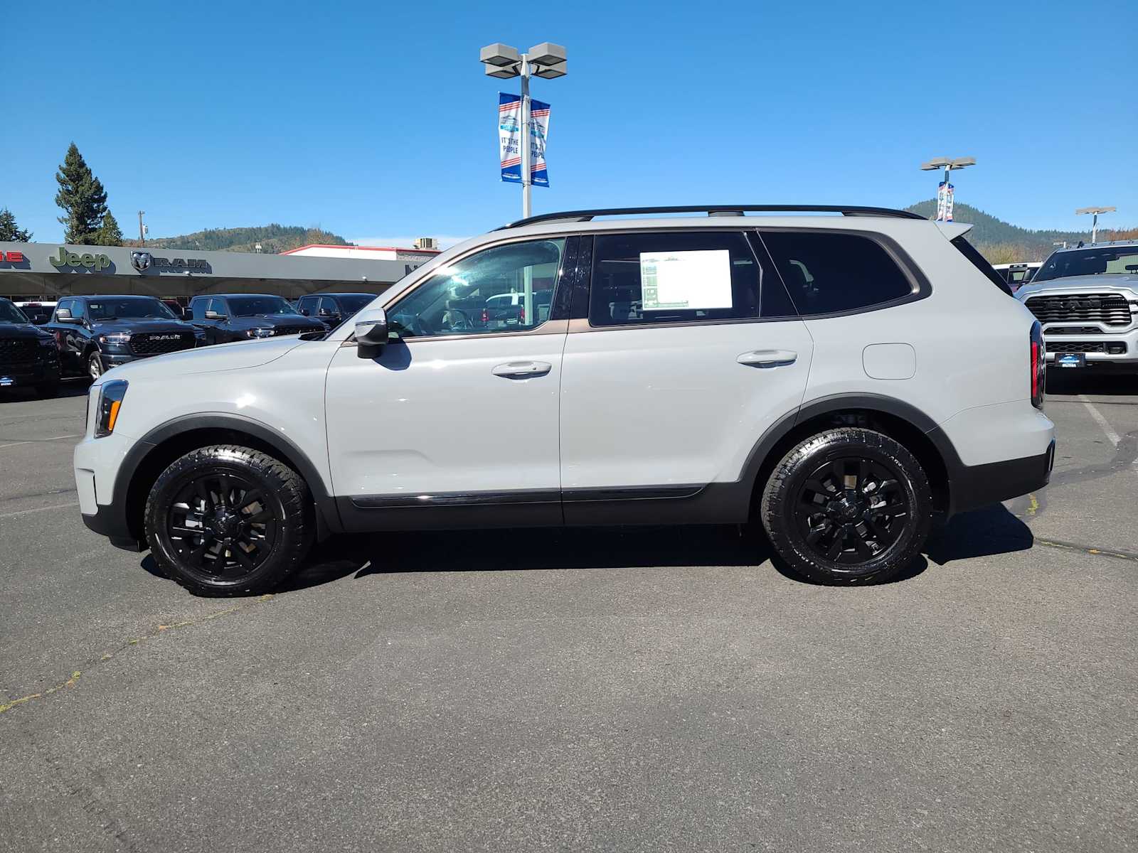 Thumbnail: 2025 Kia Telluride - 11