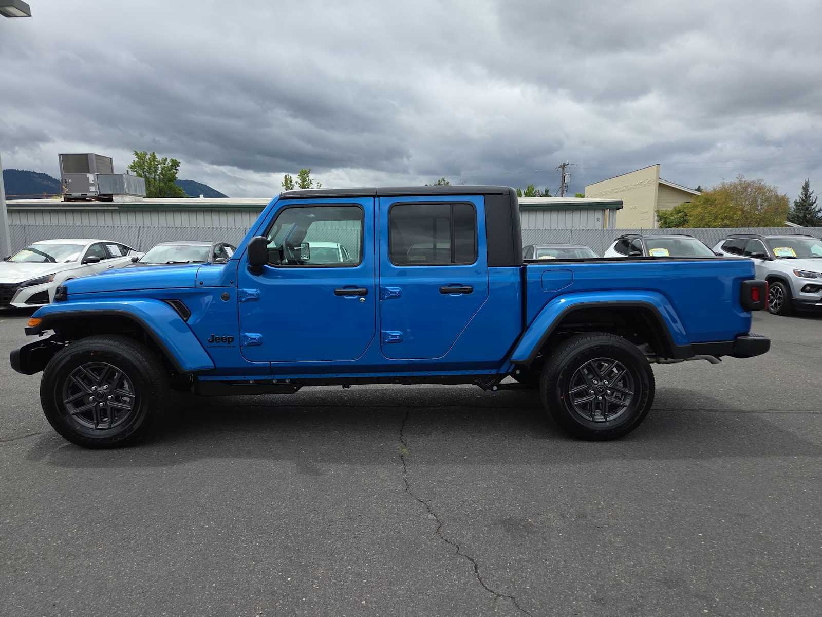 Thumbnail: 2026 Jeep Gladiator - 11