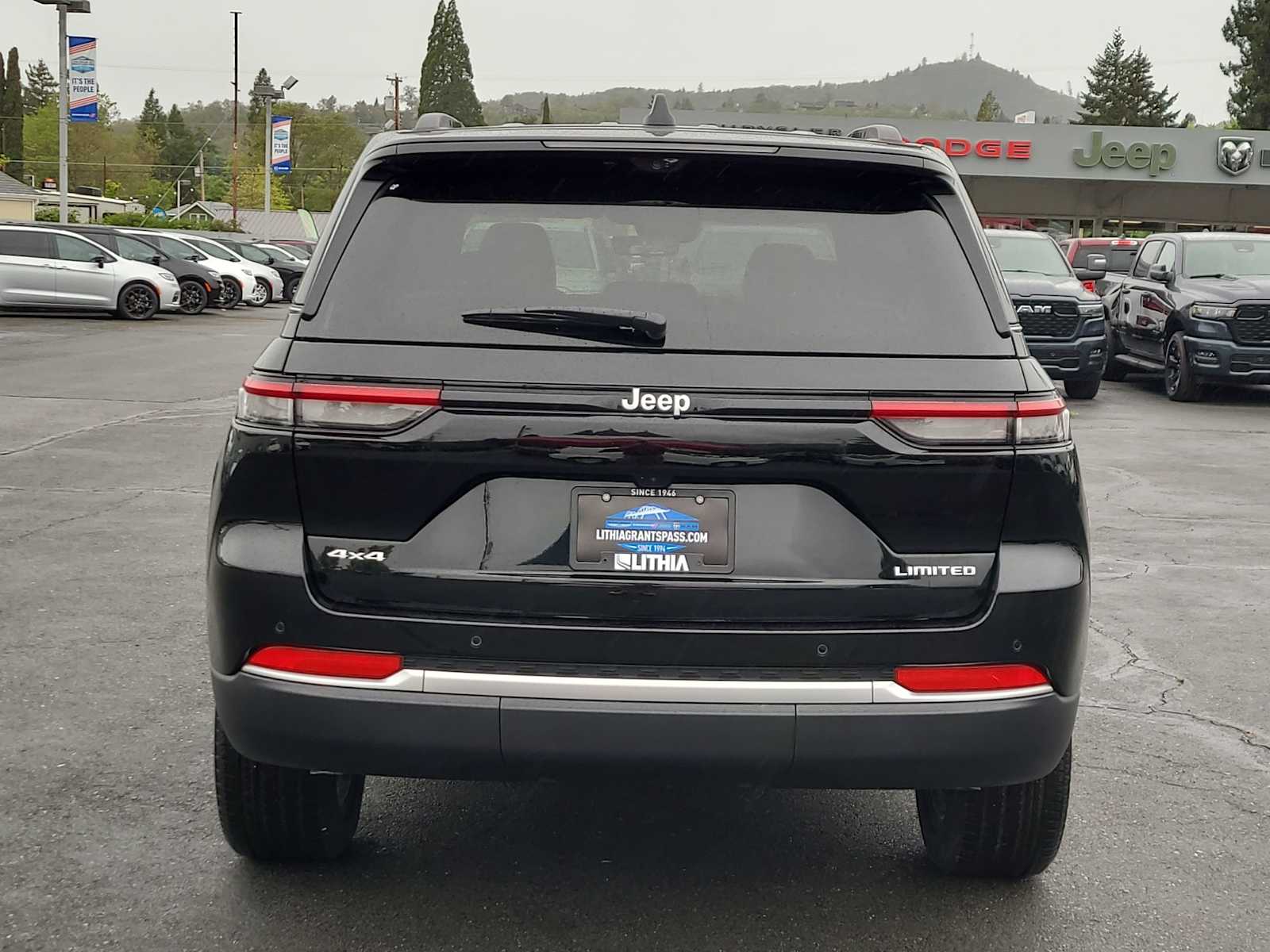 Thumbnail: 2026 Jeep Grand Cherokee - 13