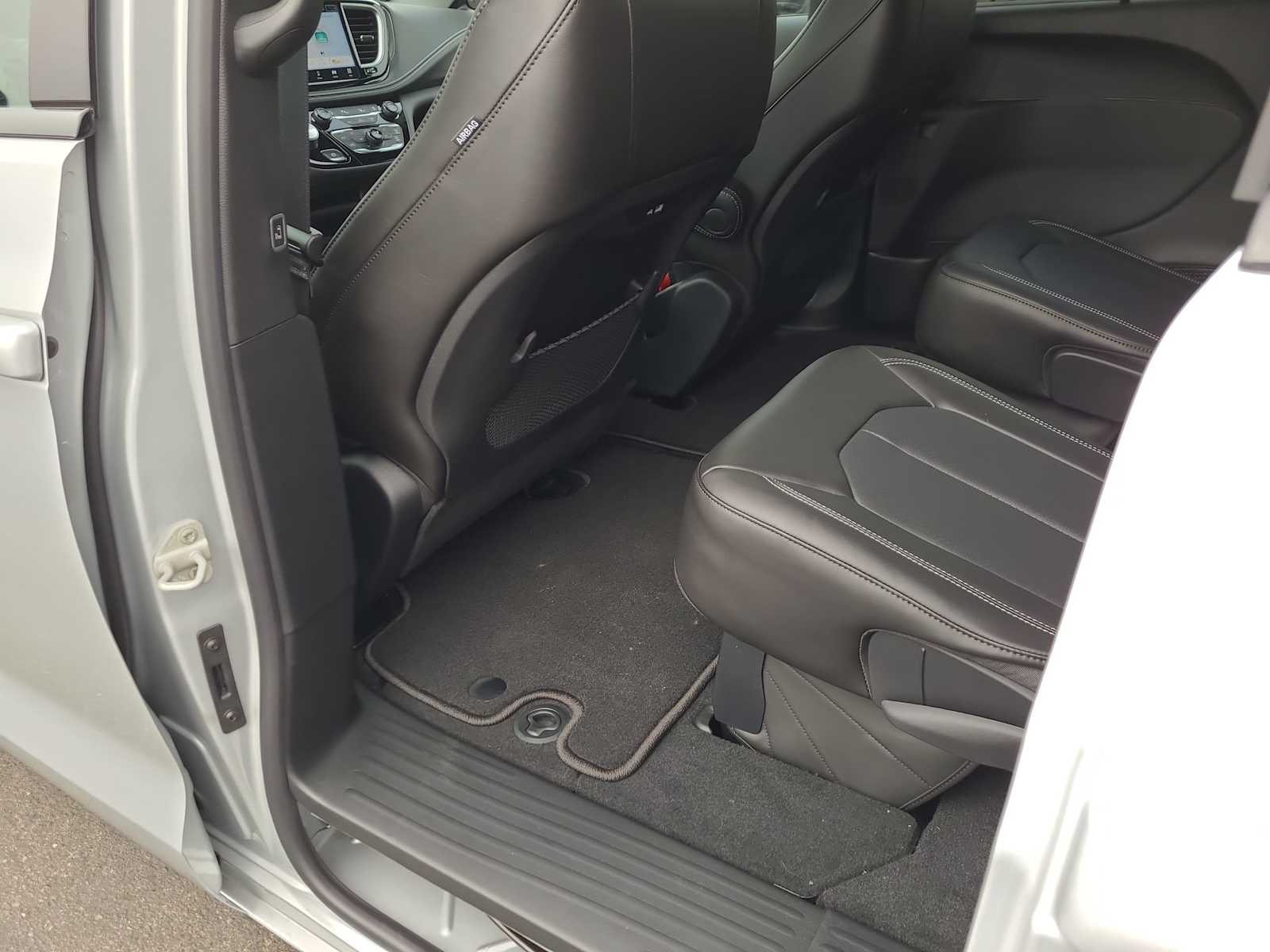 Thumbnail: 2026 Chrysler Pacifica - 20