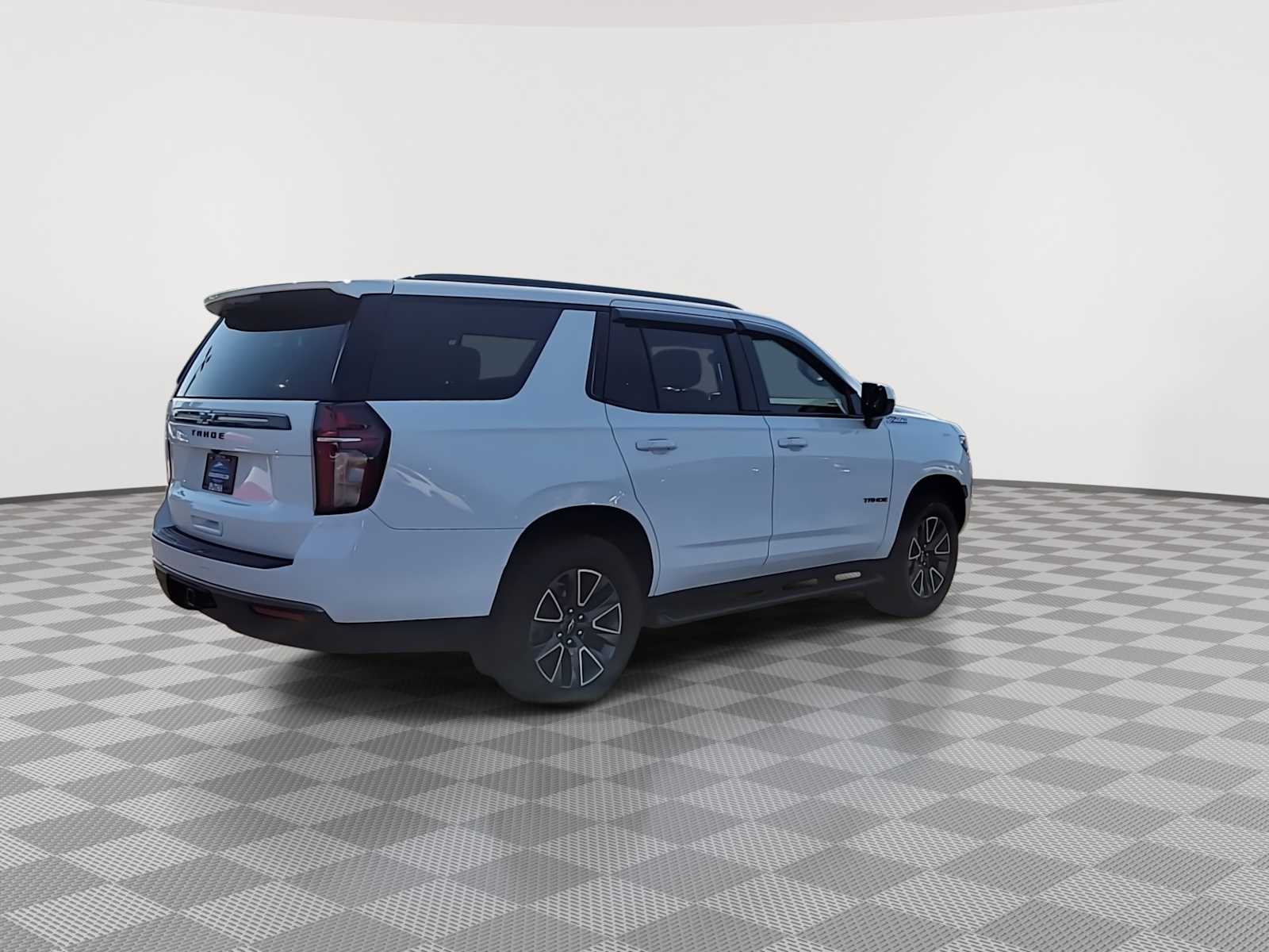 Thumbnail: 2022 Chevrolet Tahoe - 8