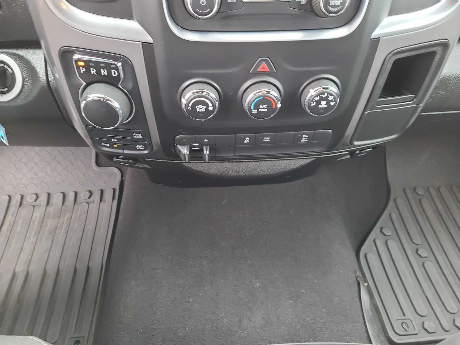 Thumbnail: 2022 RAM 1500 Classic - 25