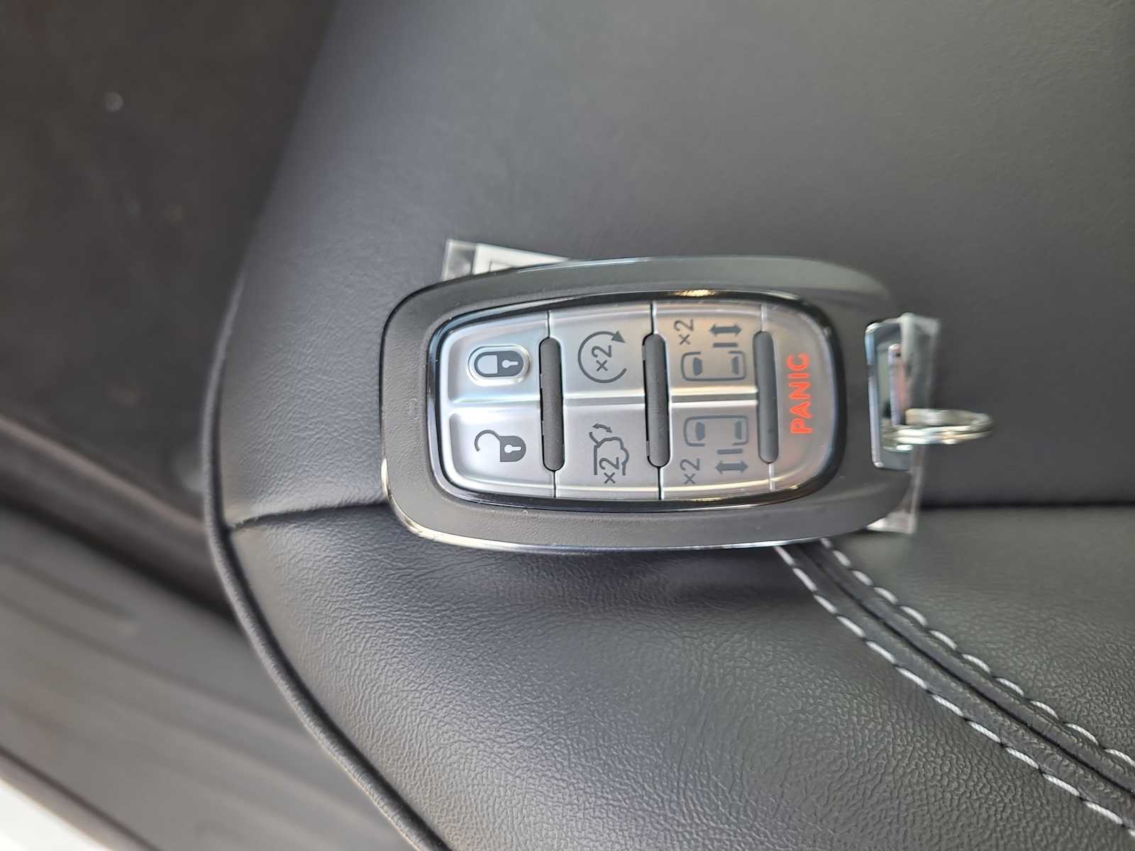 Thumbnail: 2026 Chrysler Pacifica - 28