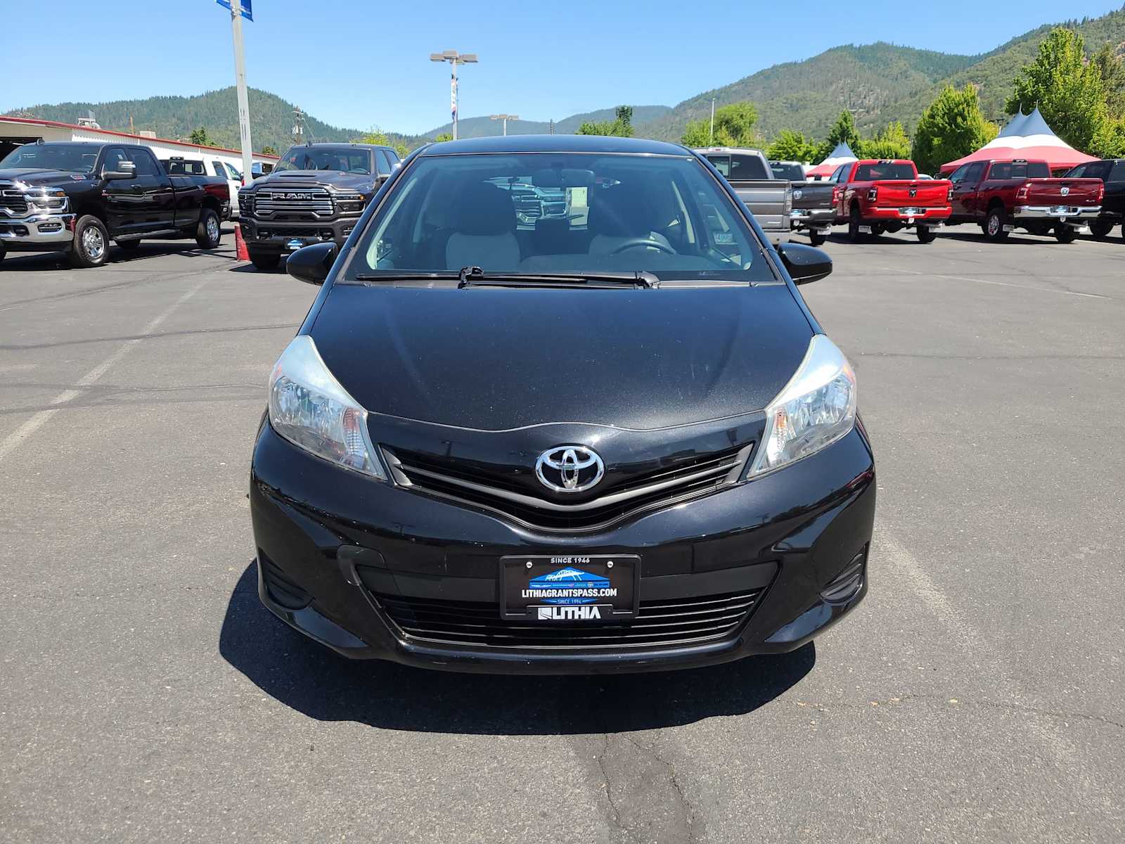 2014 Toyota Yaris L 14
