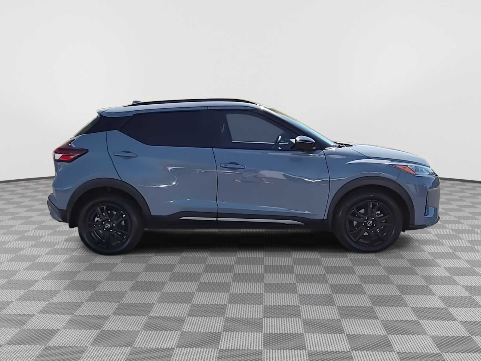 Thumbnail: 2023 Nissan Kicks - 9