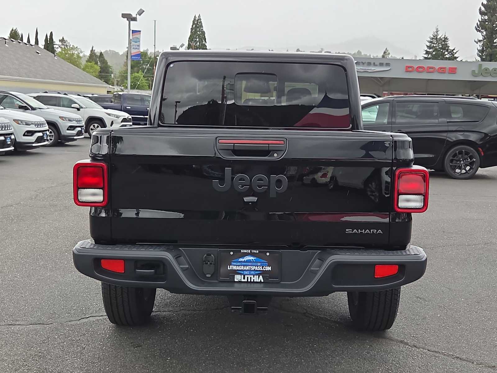 Thumbnail: 2026 Jeep Gladiator - 13