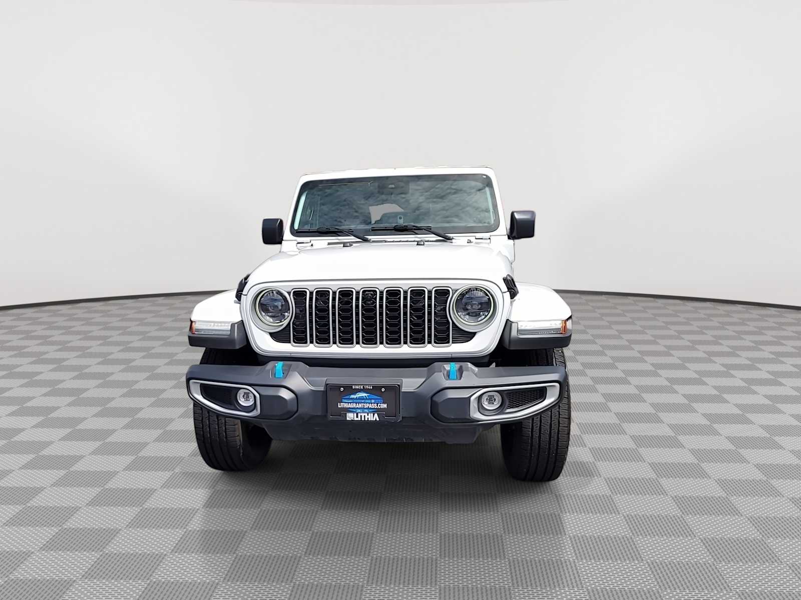 2024 Jeep Wrangler Sahara 3