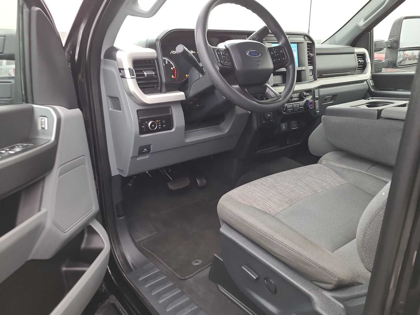 Thumbnail: 2025 Ford Econoline - 10