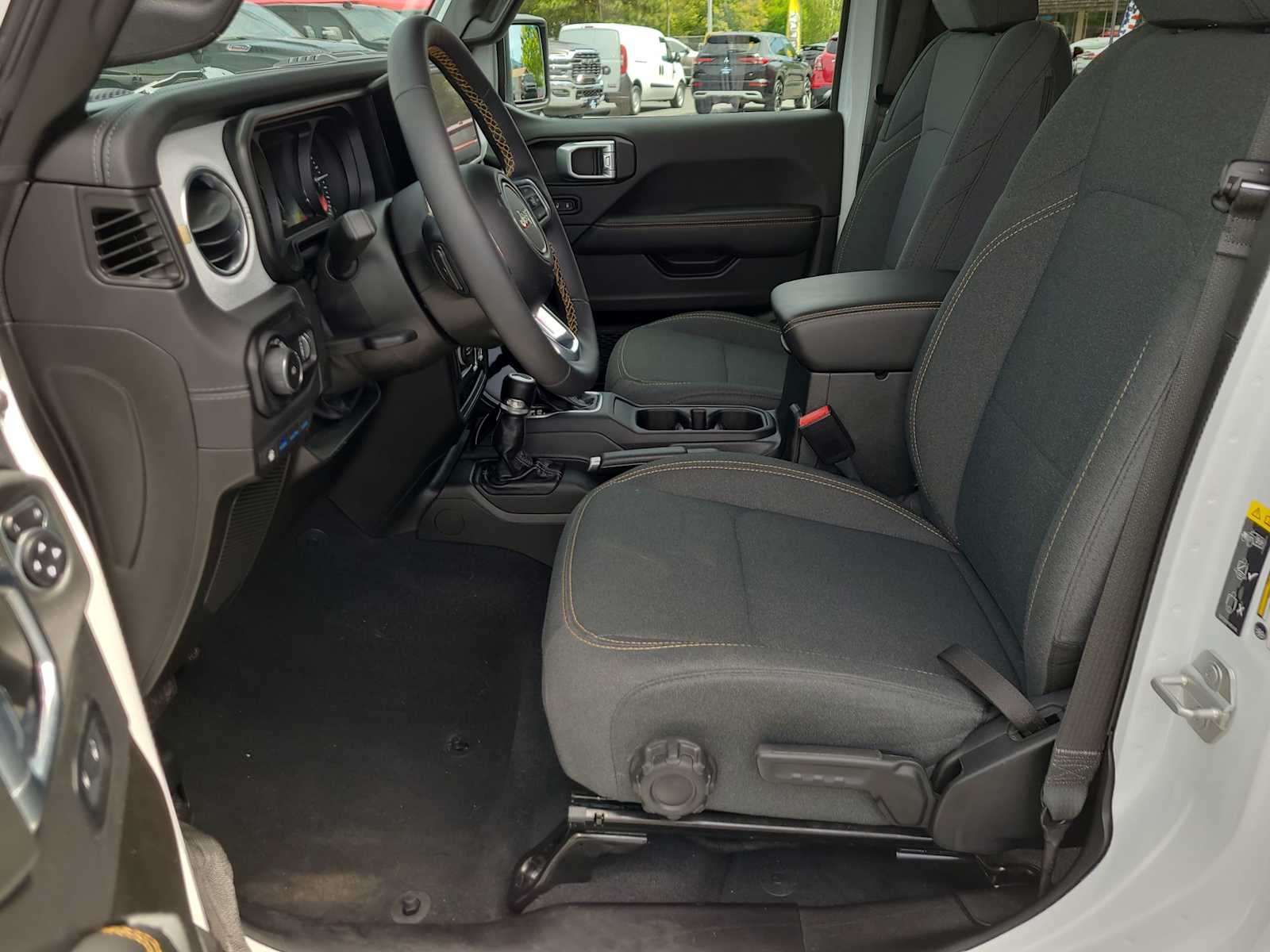2024 Jeep Wrangler Sahara 19