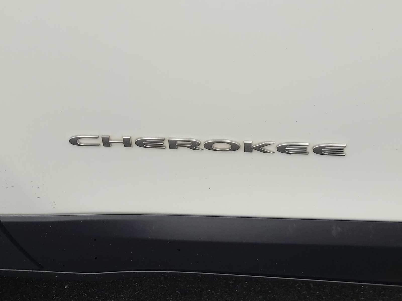 Thumbnail: 2022 Jeep Cherokee - 15