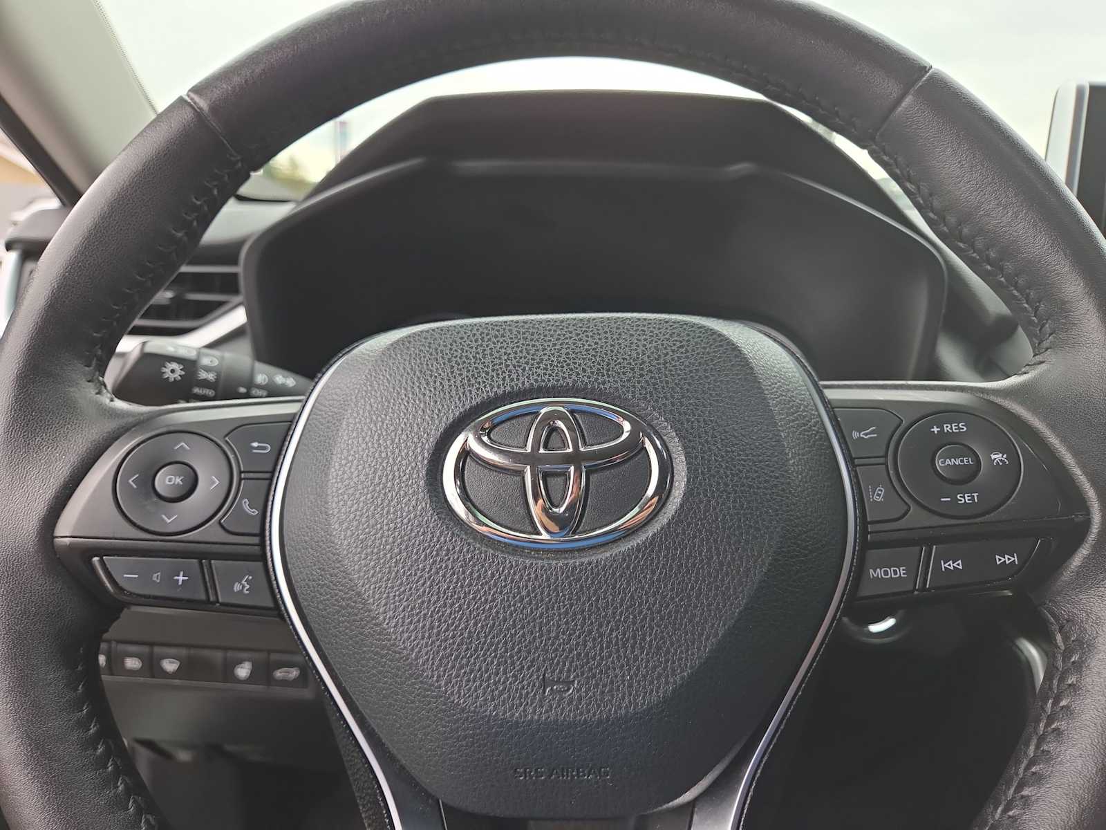 Thumbnail: 2021 Toyota RAV4 - 22
