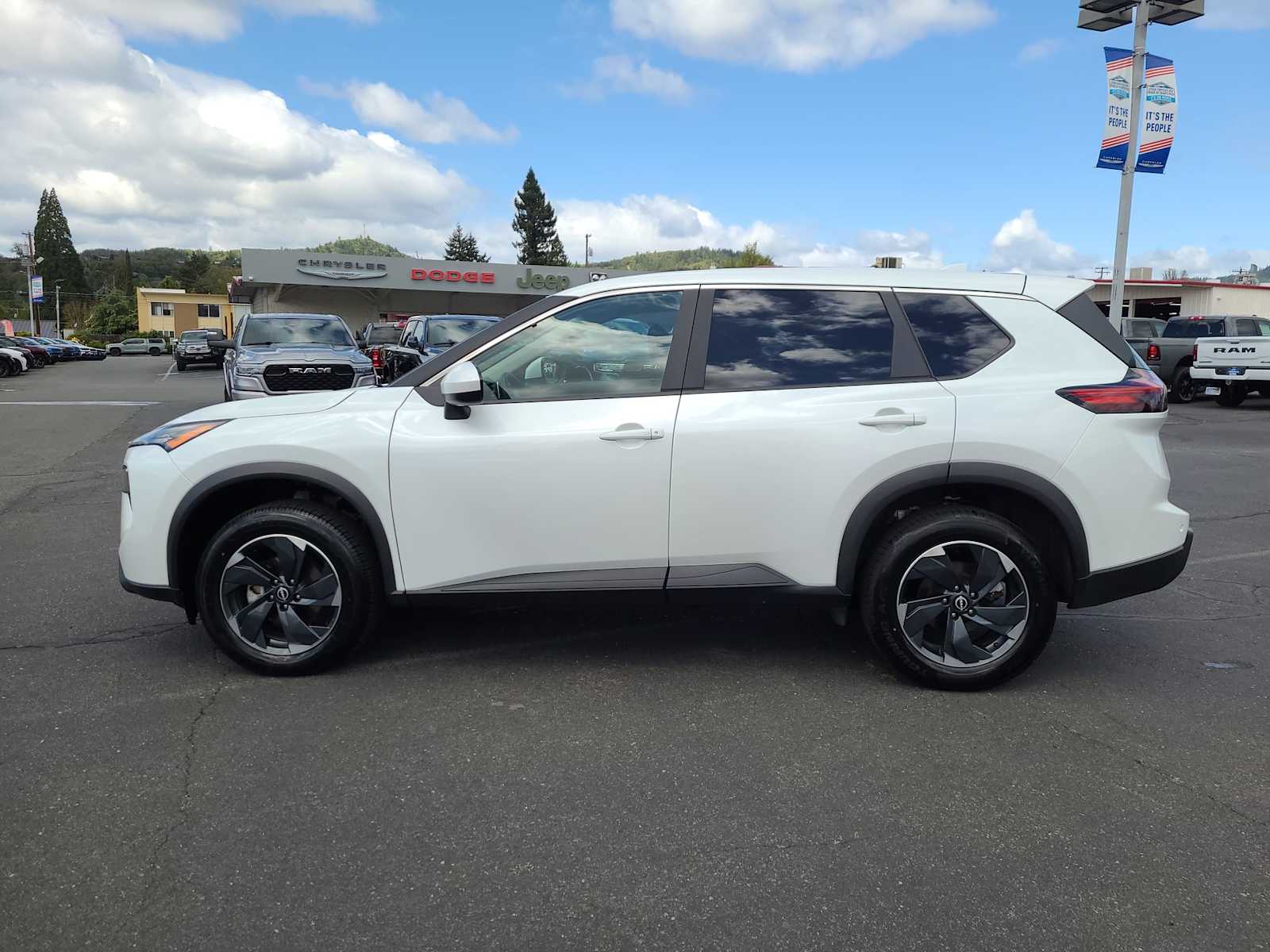Thumbnail: 2025 Nissan Rogue - 10