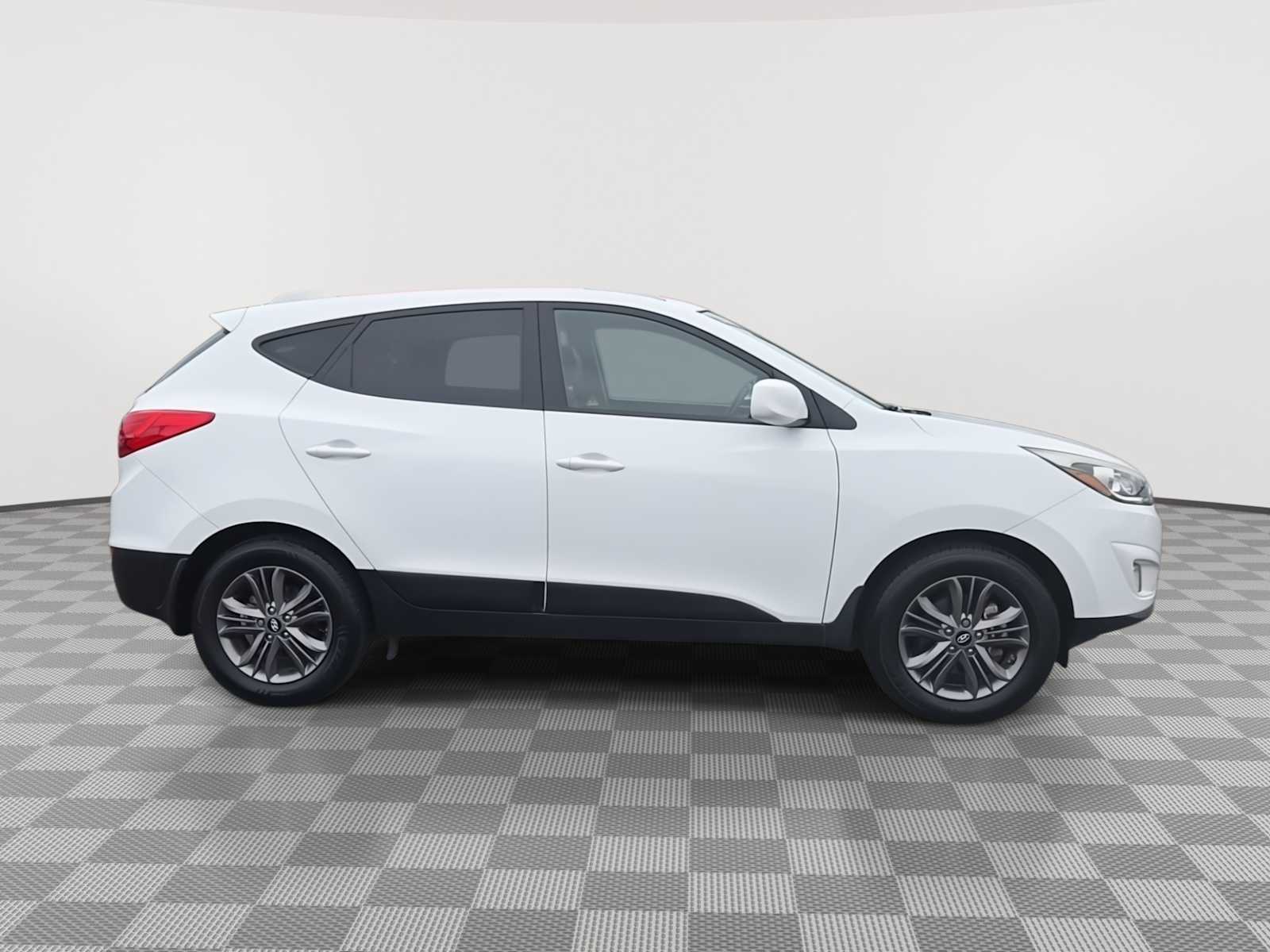 Thumbnail: 2014 Hyundai Tucson - 9
