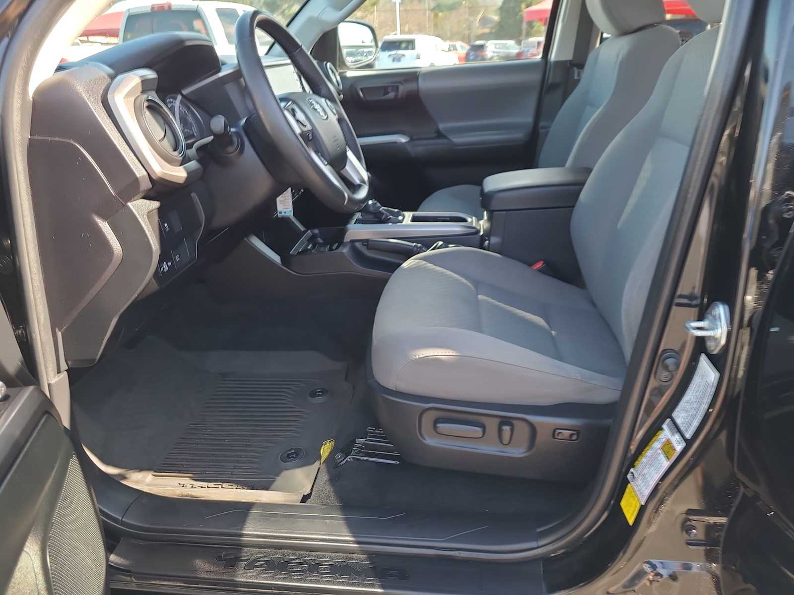 Thumbnail: 2022 Toyota Tacoma - 19