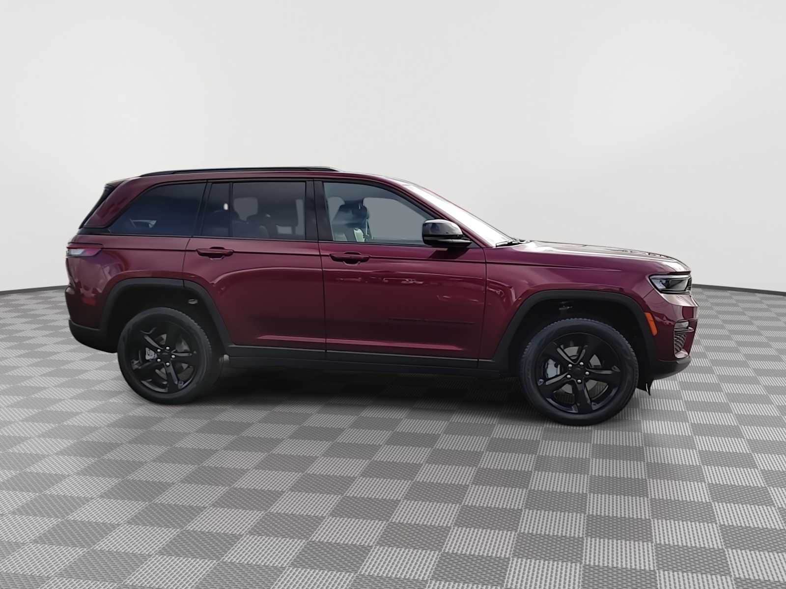 Thumbnail: 2025 Jeep Grand Cherokee - 9