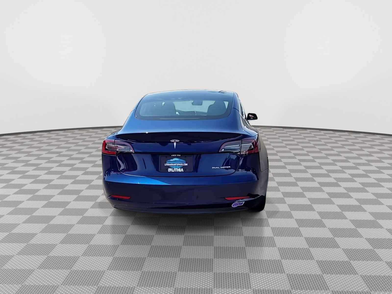 Thumbnail: 2019 Tesla Model 3 - 7