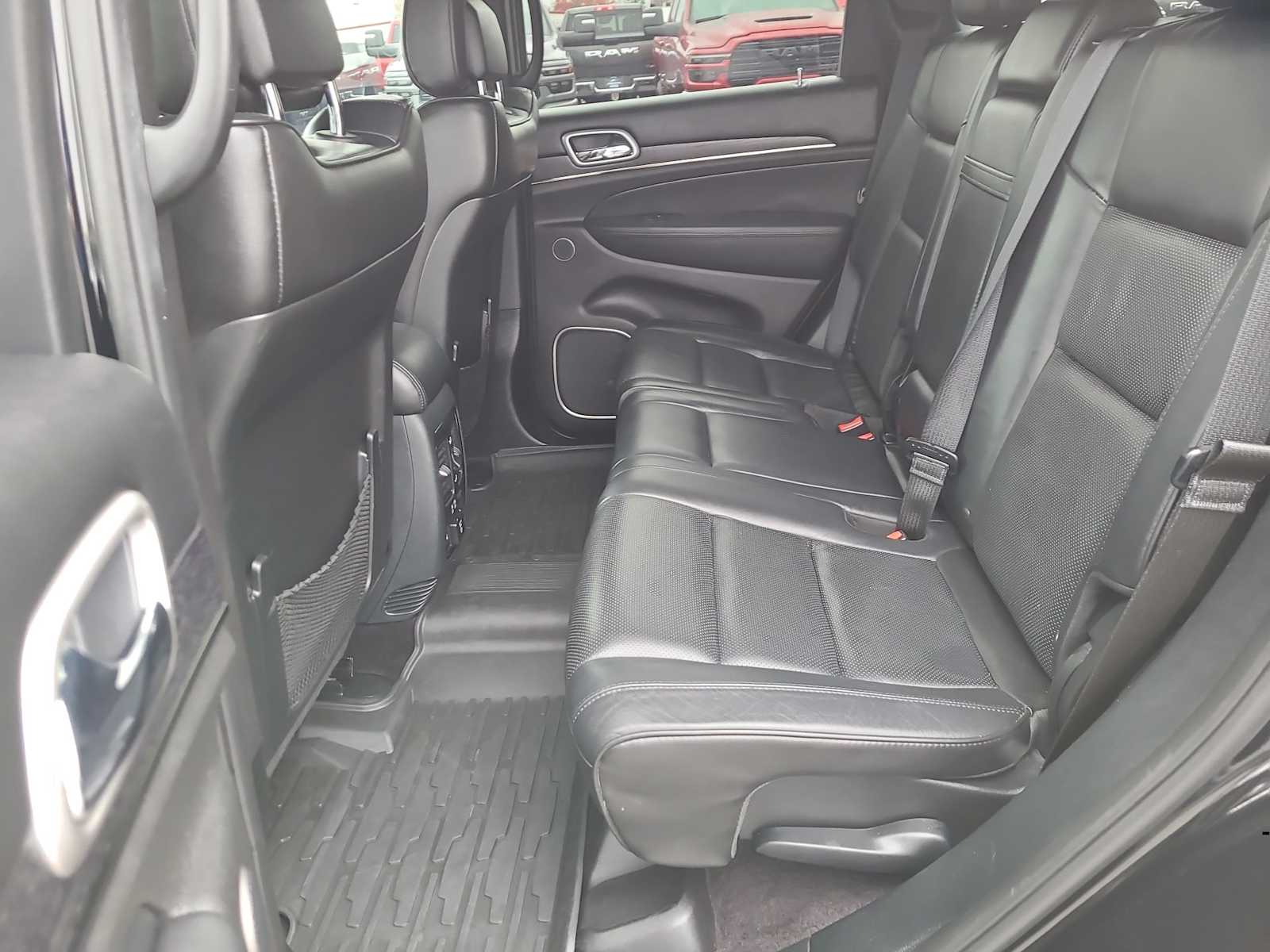 Thumbnail: 2018 Jeep Grand Cherokee - 21