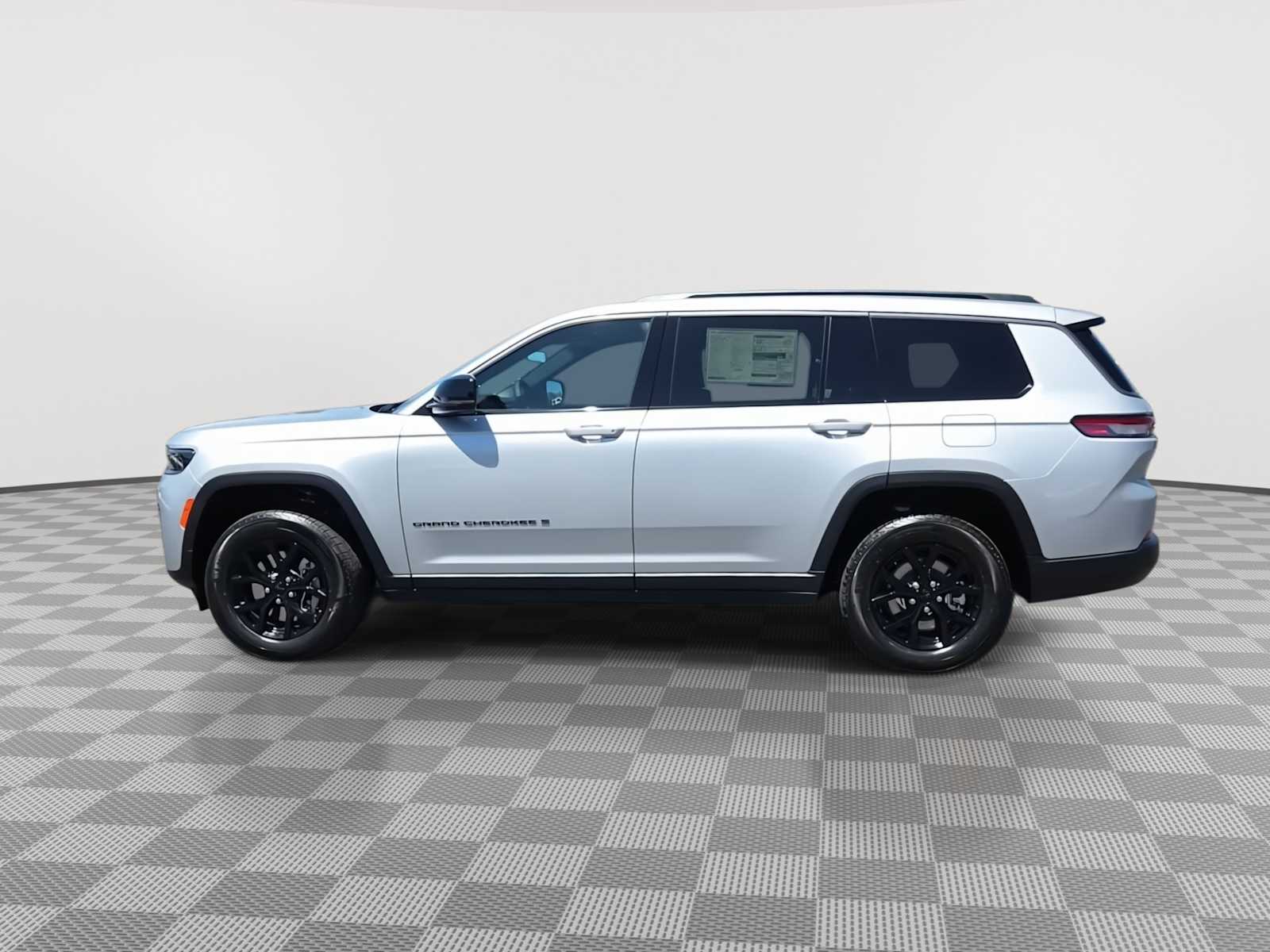 Thumbnail: 2026 Jeep Grand Cherokee - 5