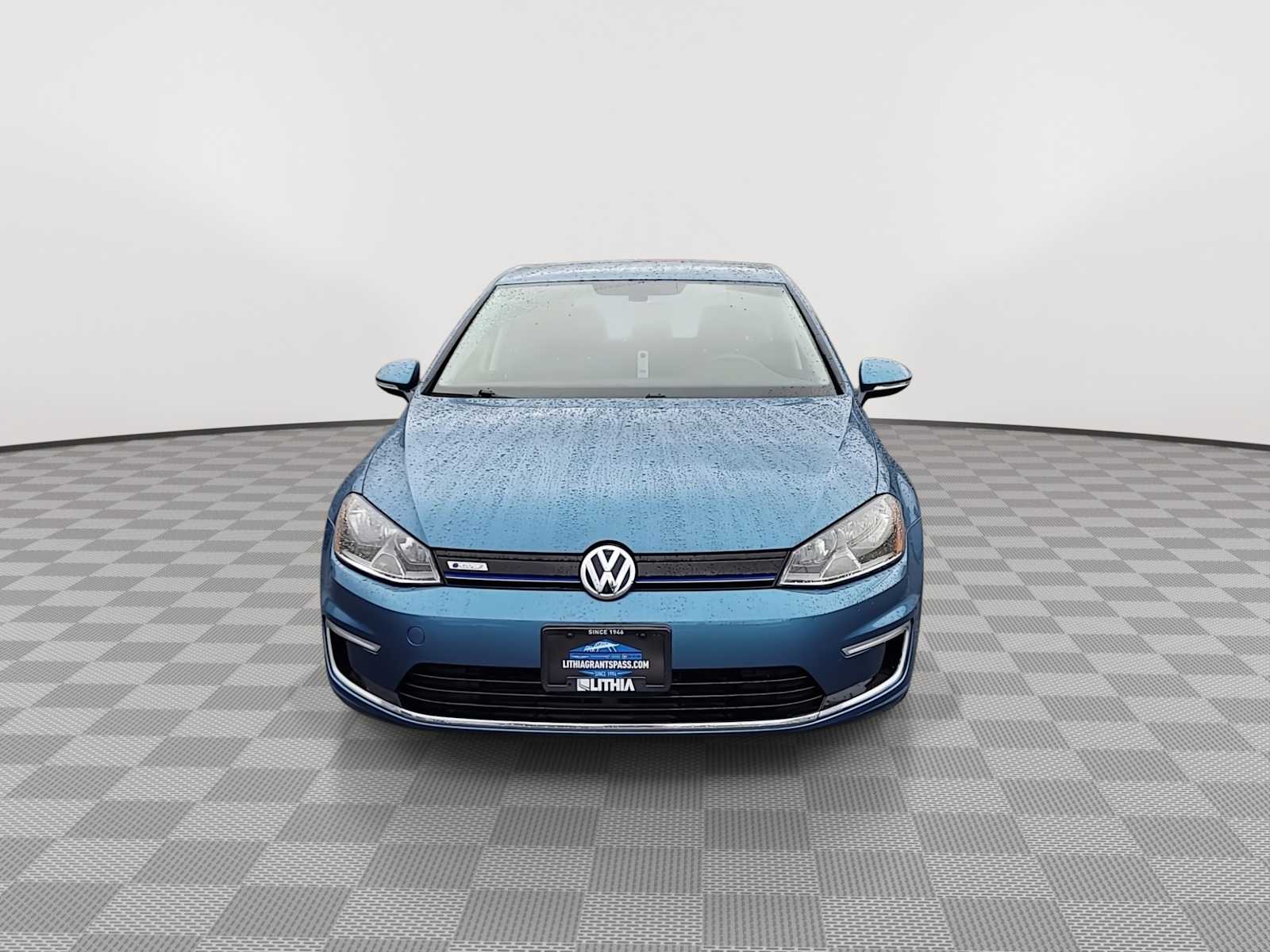 Thumbnail: 2016 Volkswagen e-Golf - 3