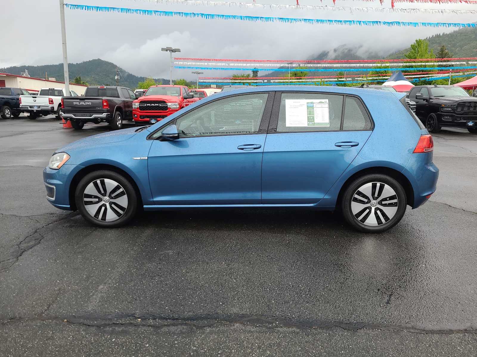 Thumbnail: 2016 Volkswagen e-Golf - 11