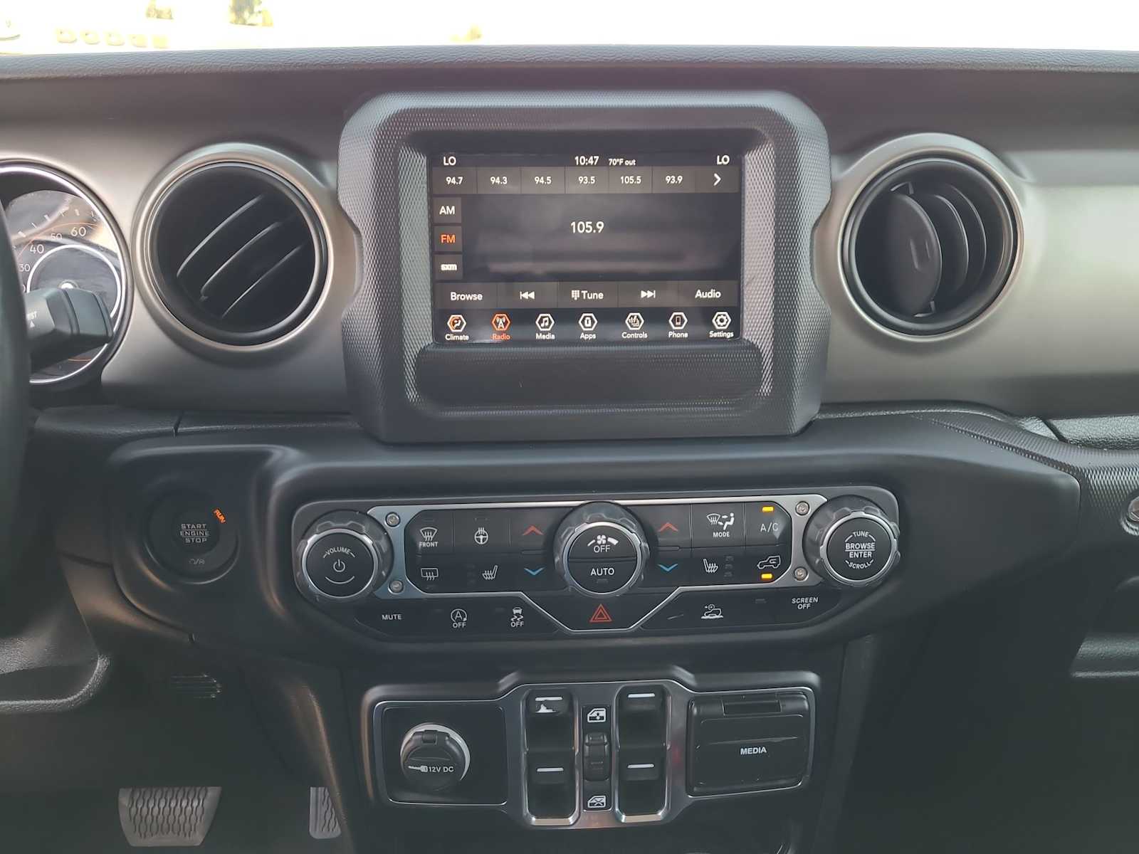Thumbnail: 2021 Jeep Wrangler - 23